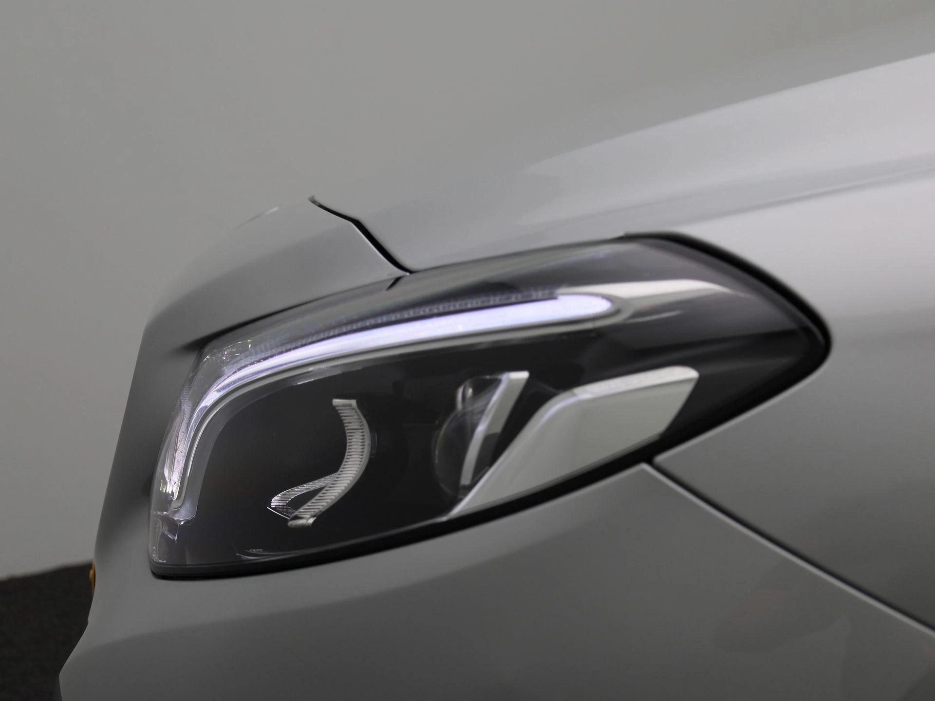 Mercedes-Benz-B-Klasse-image-14