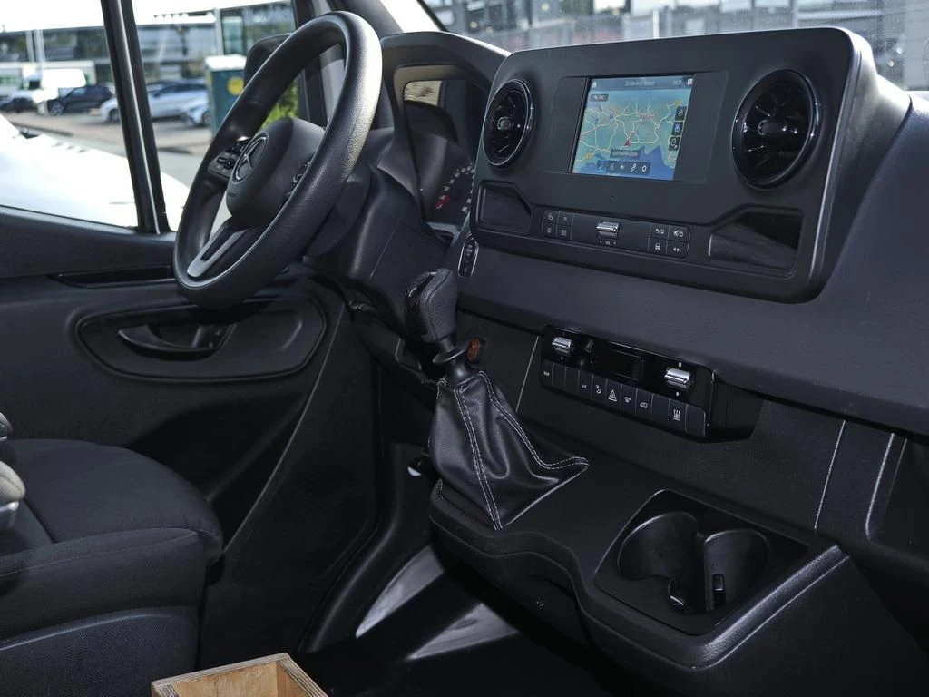 Mercedes-Benz-Sprinter 317-image-9