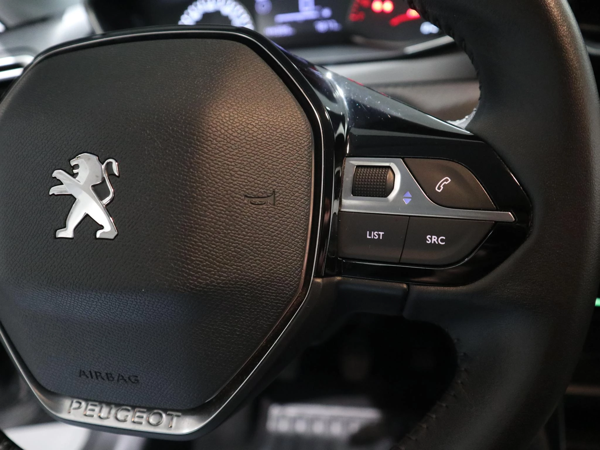 Peugeot-208-image-18