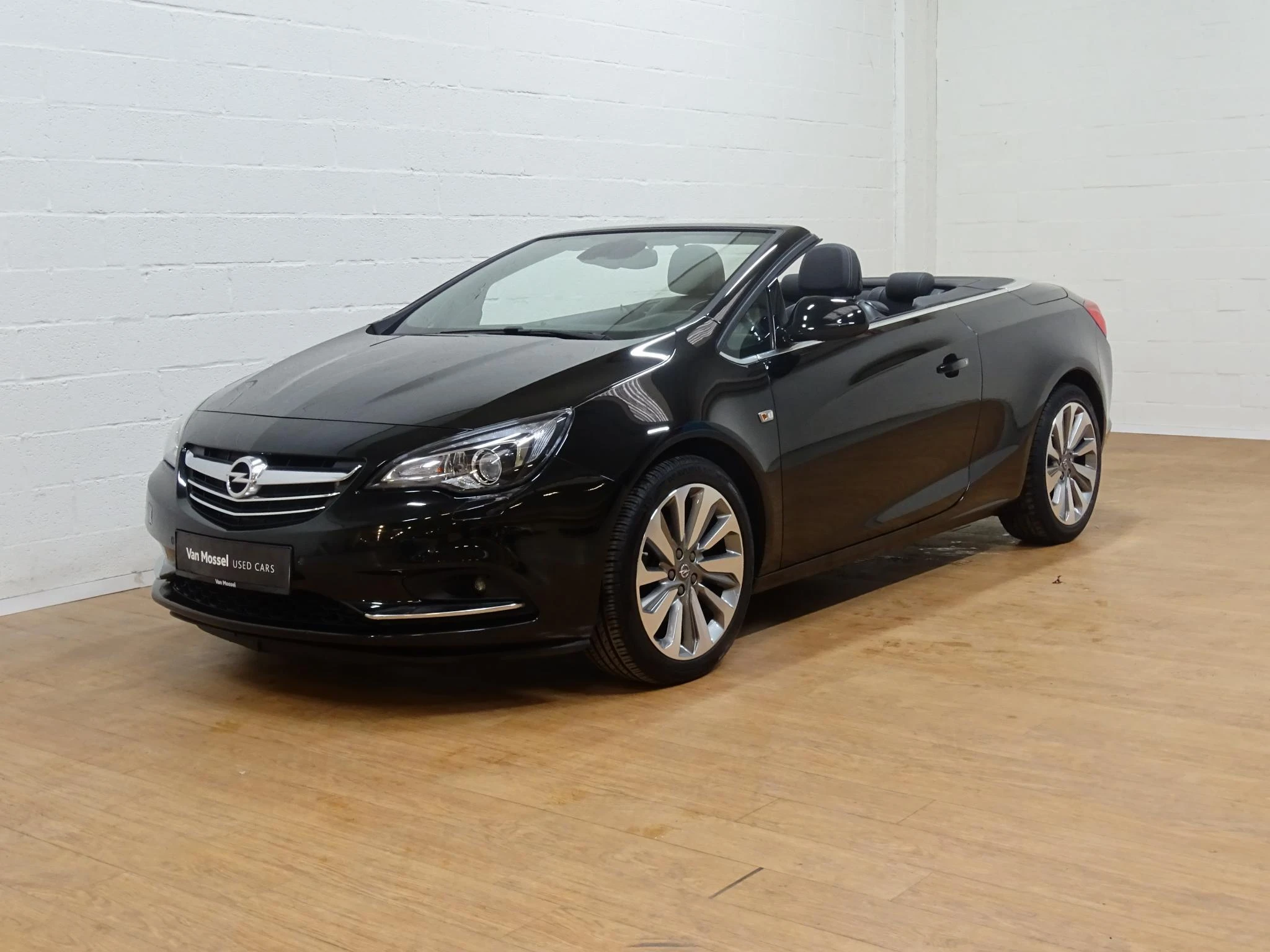 Opel-Cascada-image-4