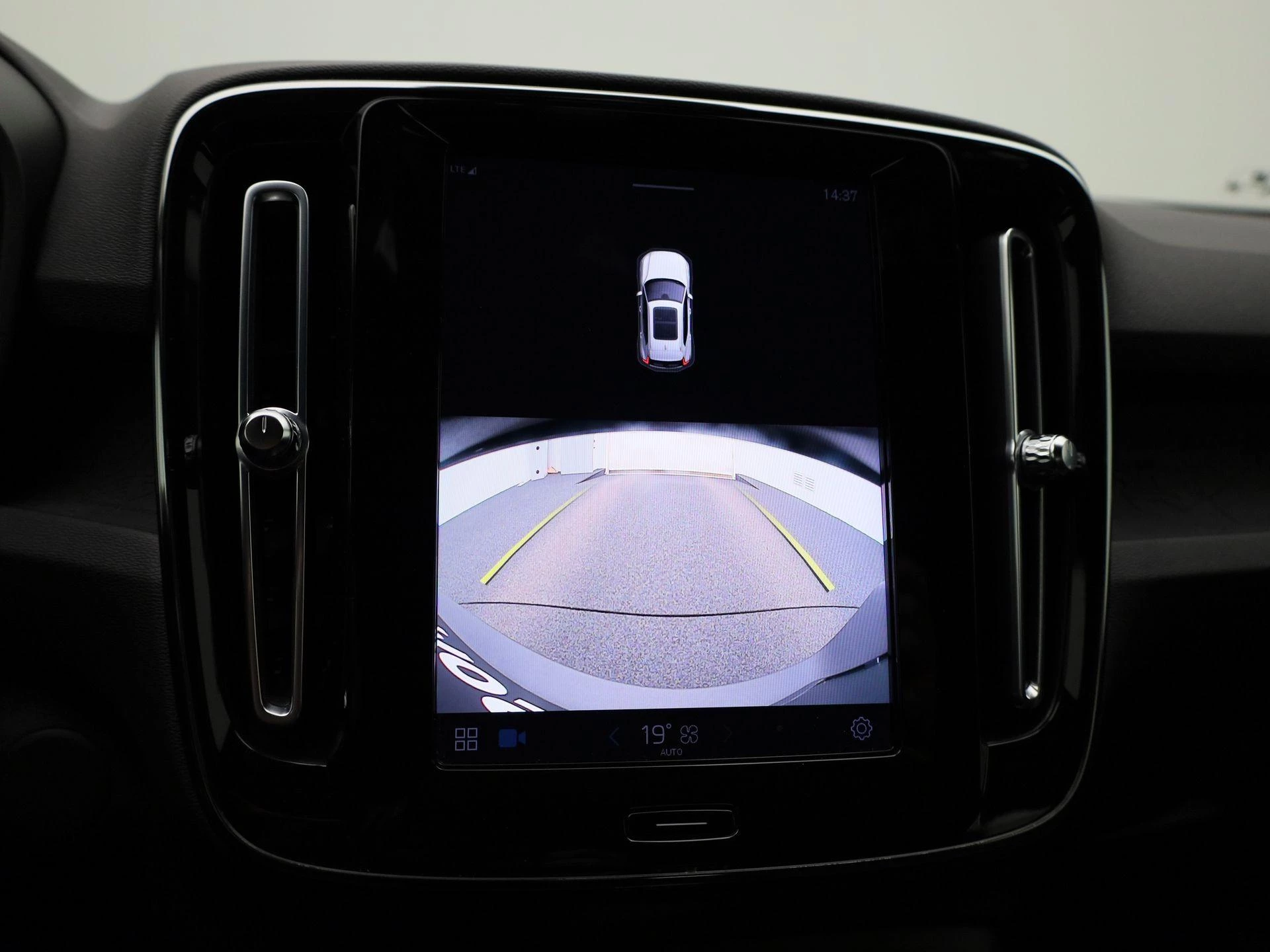 Volvo-XC40-image-24
