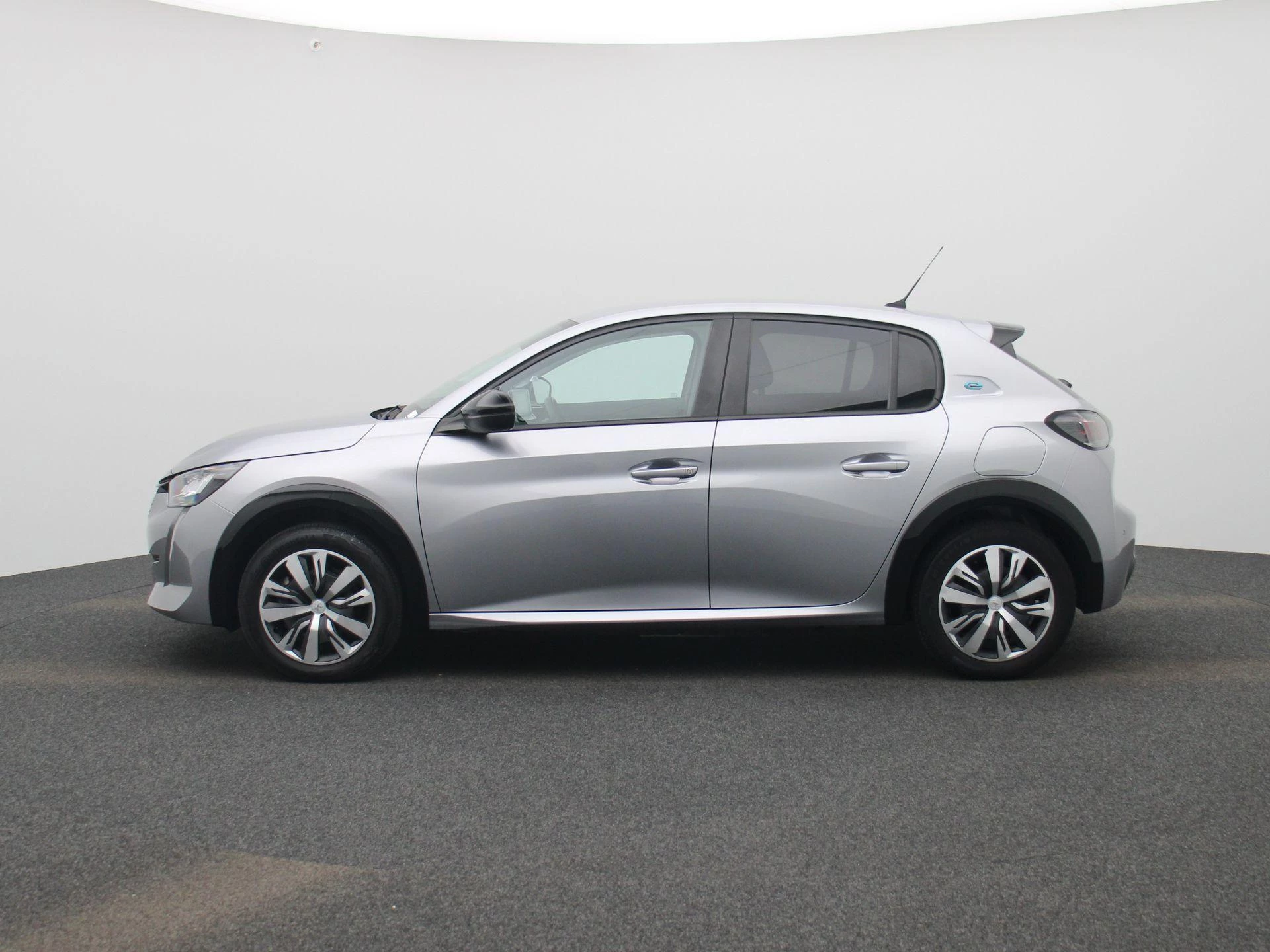 Peugeot-e-208-image-5