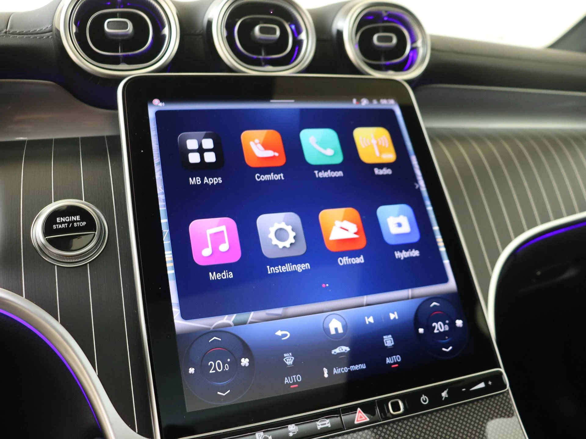 Mercedes-Benz-GLC-image-16