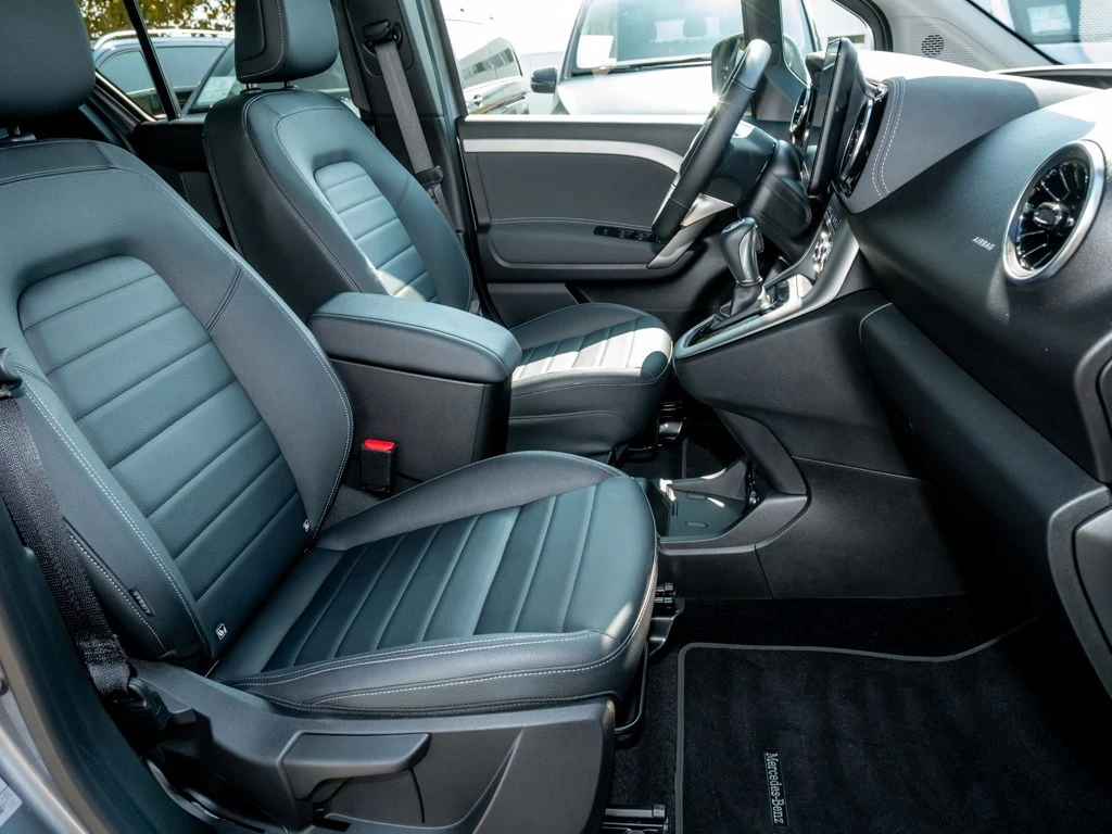 Mercedes-Benz-T-Klasse 180 d-image-11