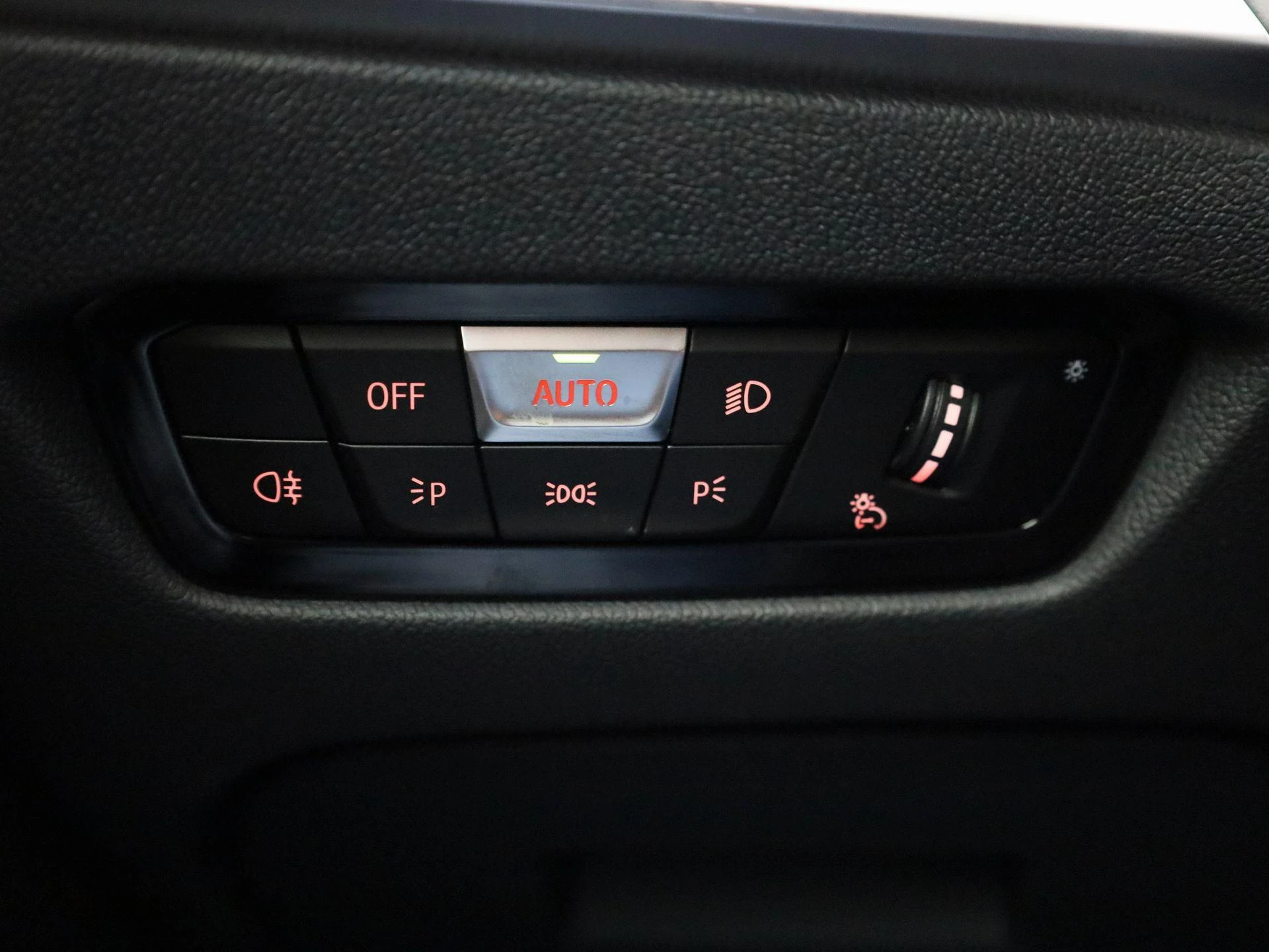 BMW-i4-image-25