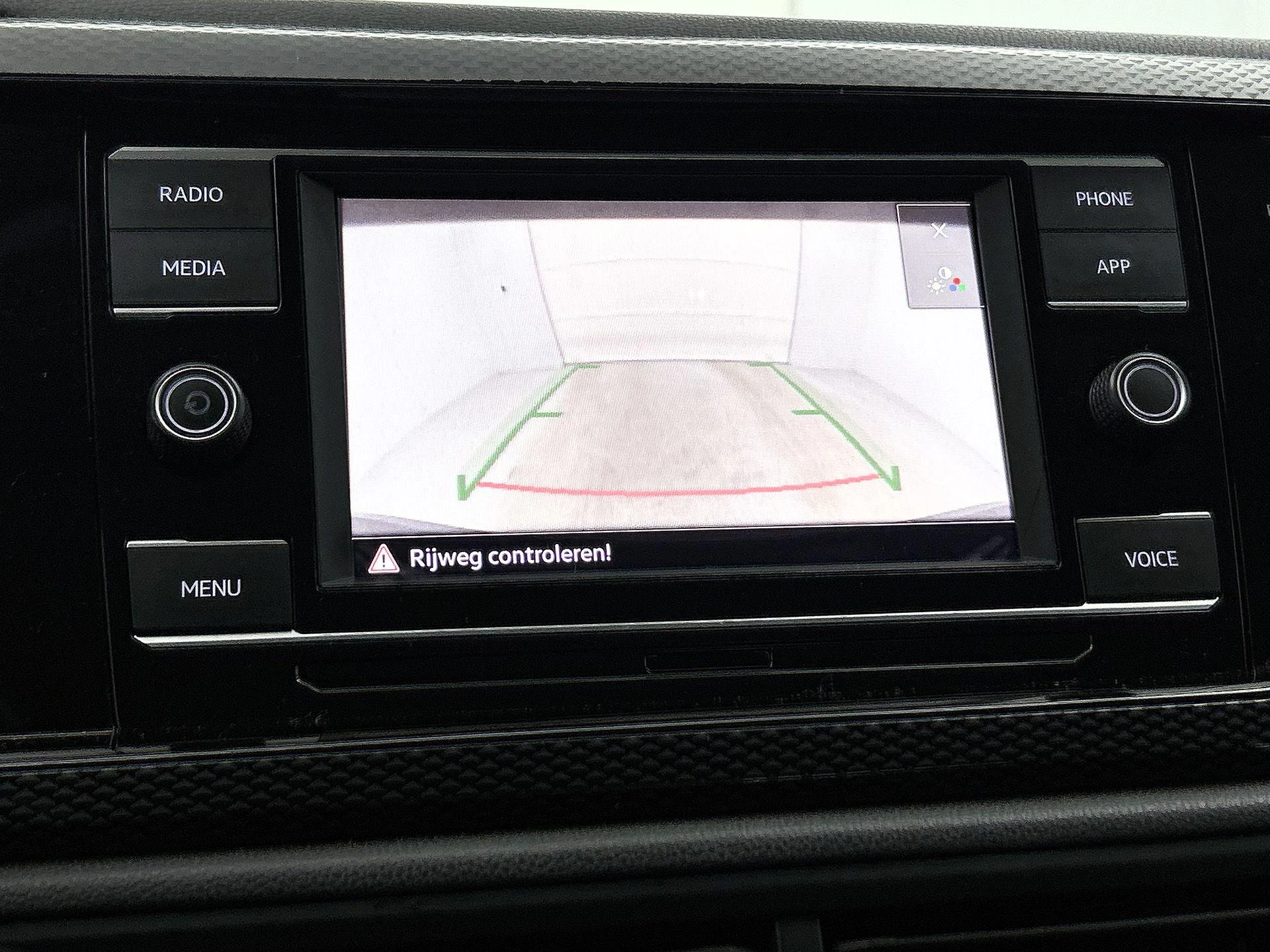 Volkswagen-Polo-image-11