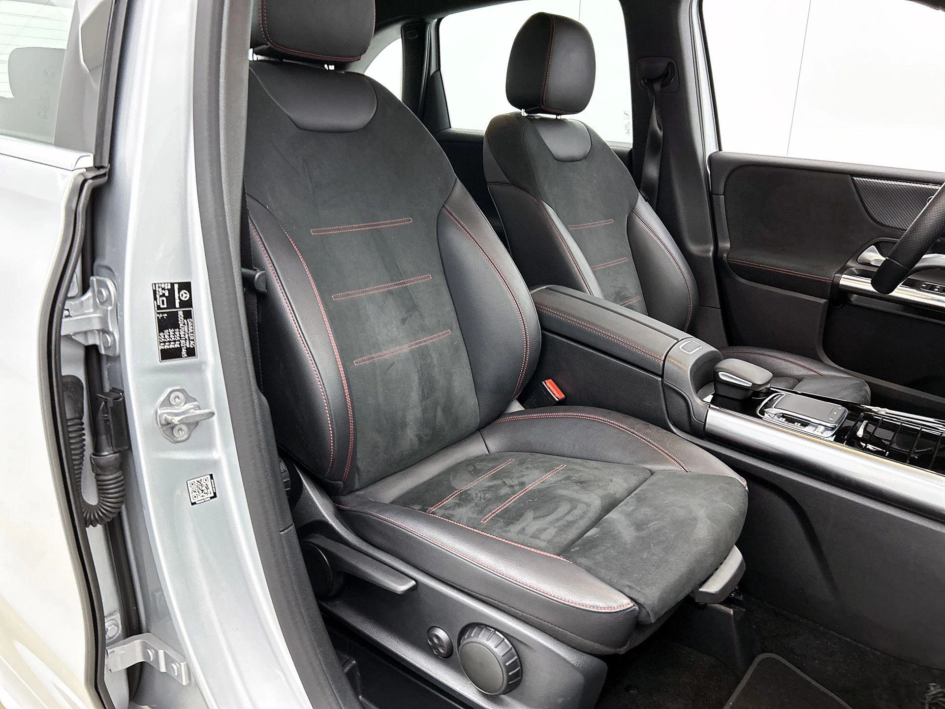 Mercedes-Benz-B-Klasse-image-41