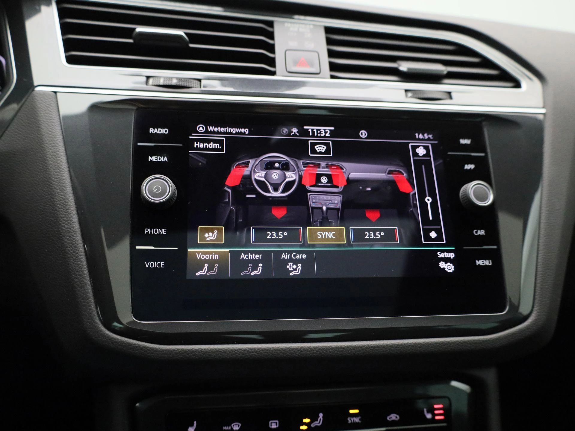 Volkswagen-Tiguan-image-21