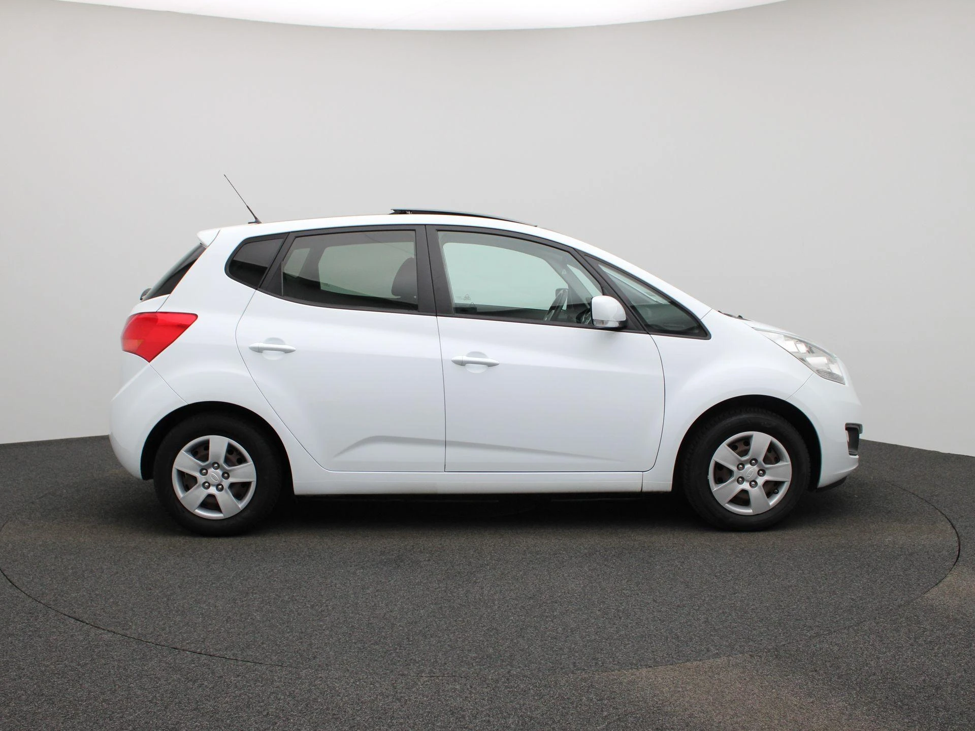 Kia-Venga-image-5