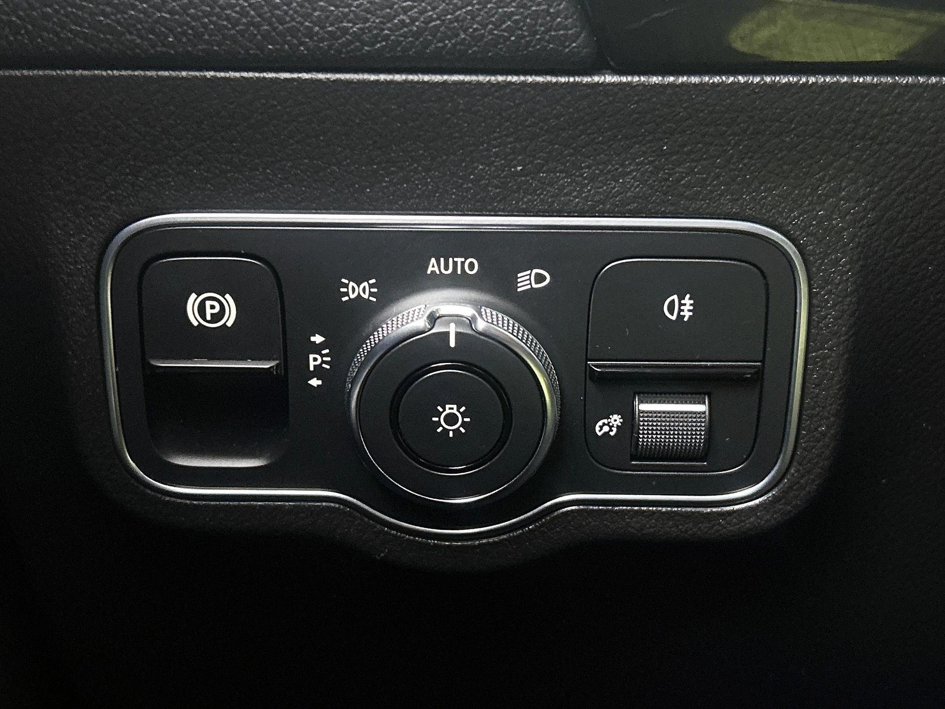 Mercedes-Benz-B-Klasse-image-24