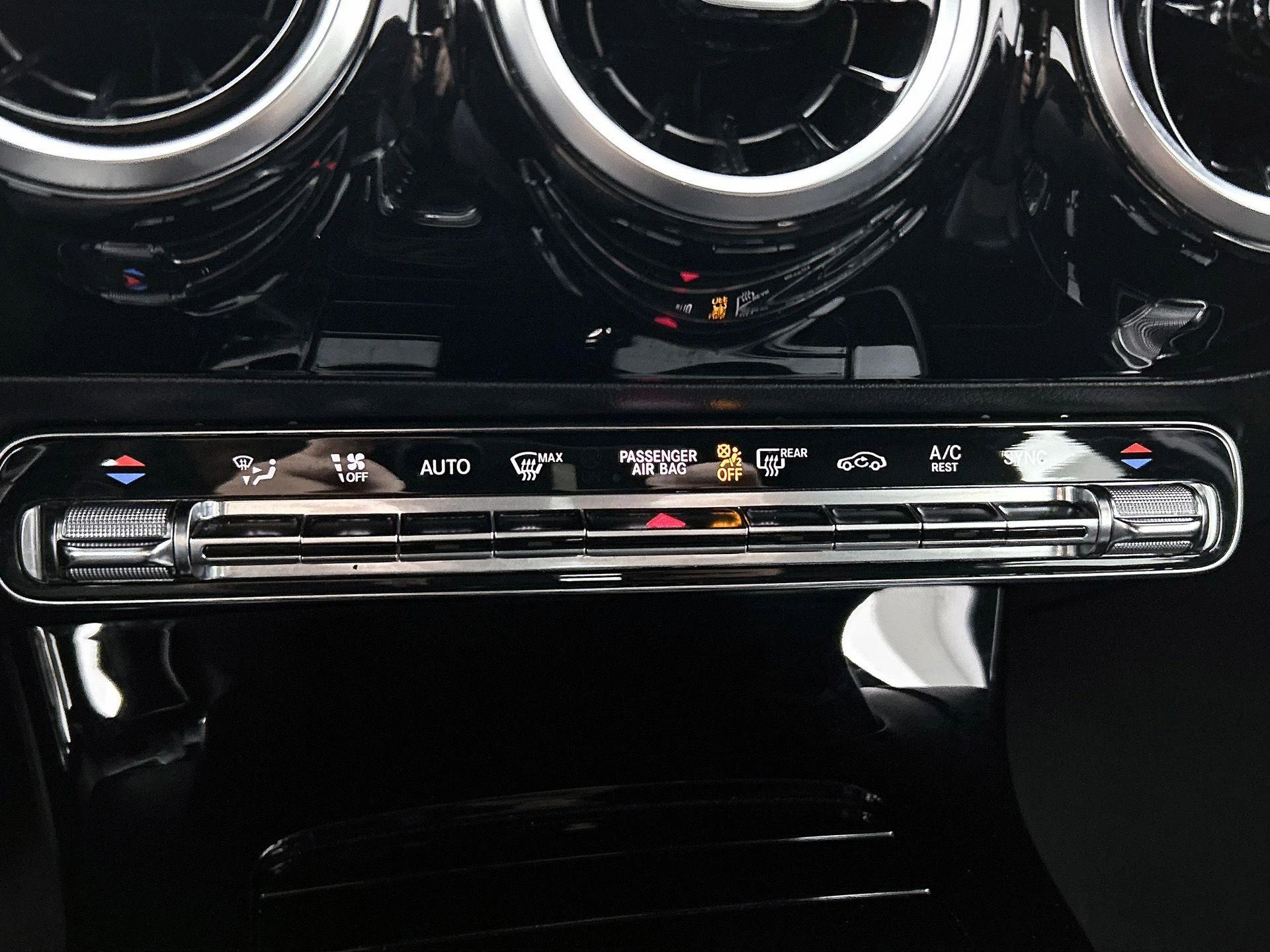 Mercedes-Benz-A-Klasse-image-16