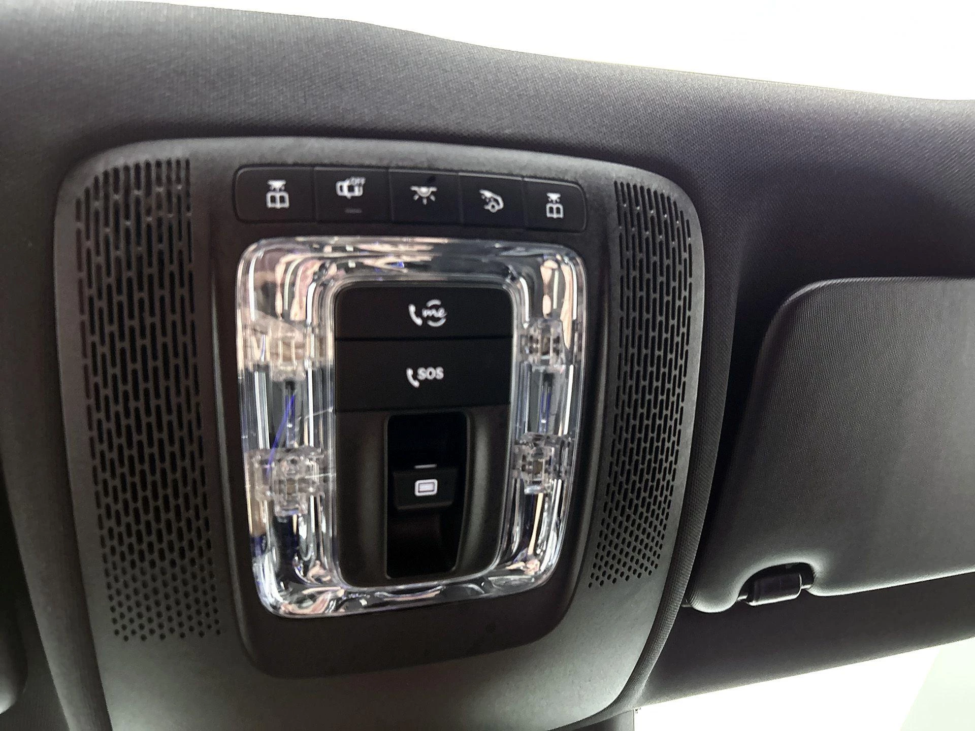 Mercedes-Benz-GLA-image-21