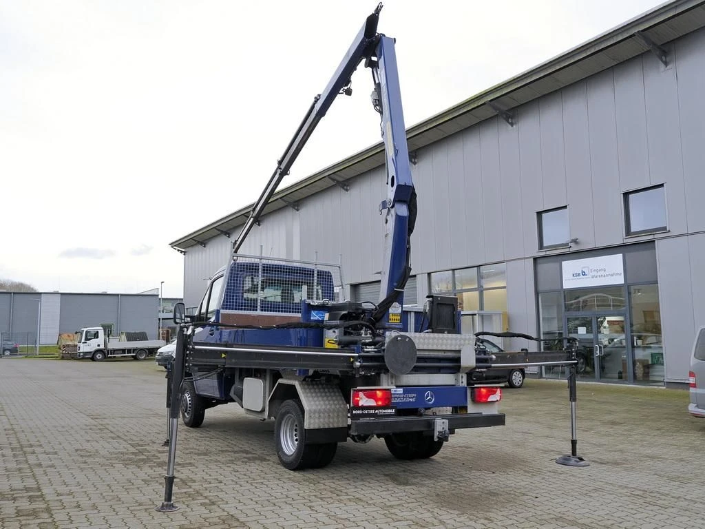 Mercedes-Benz-Sprinter 519-image-4
