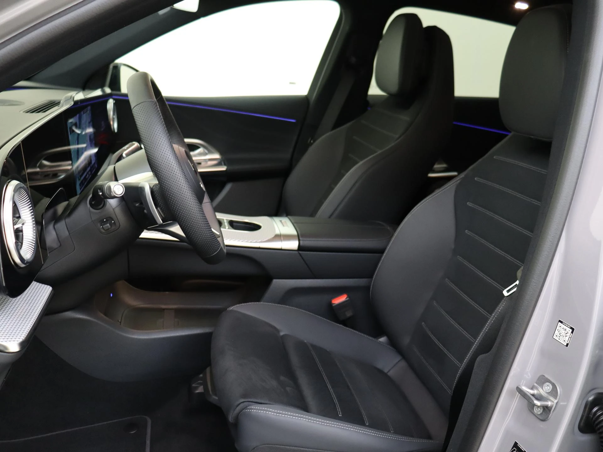 Mercedes-Benz-GLC-image-14