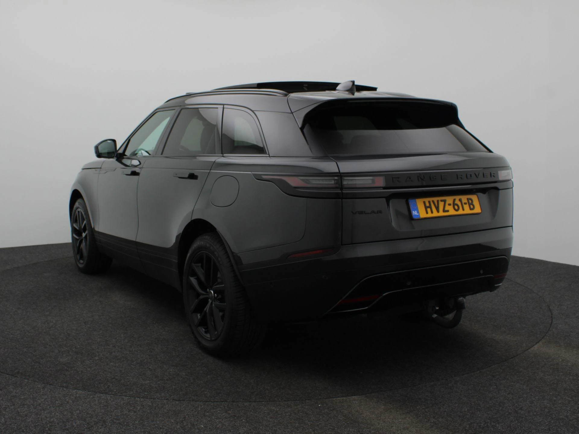 Land Rover-Range Rover Velar-image-2