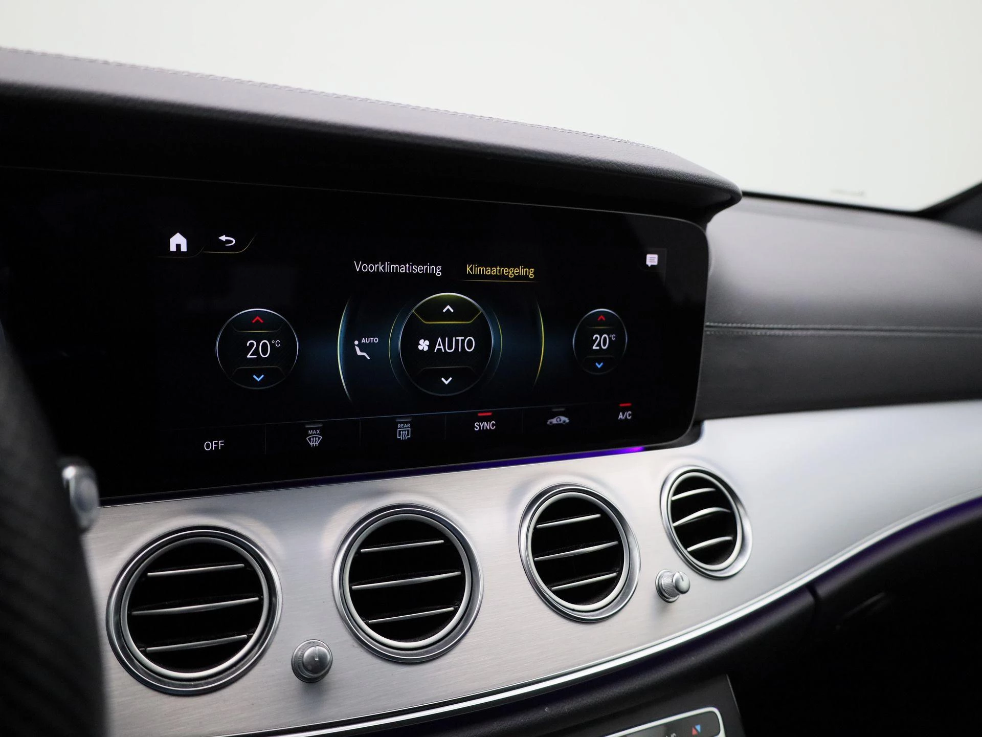 Mercedes-Benz-Classe E-image-22