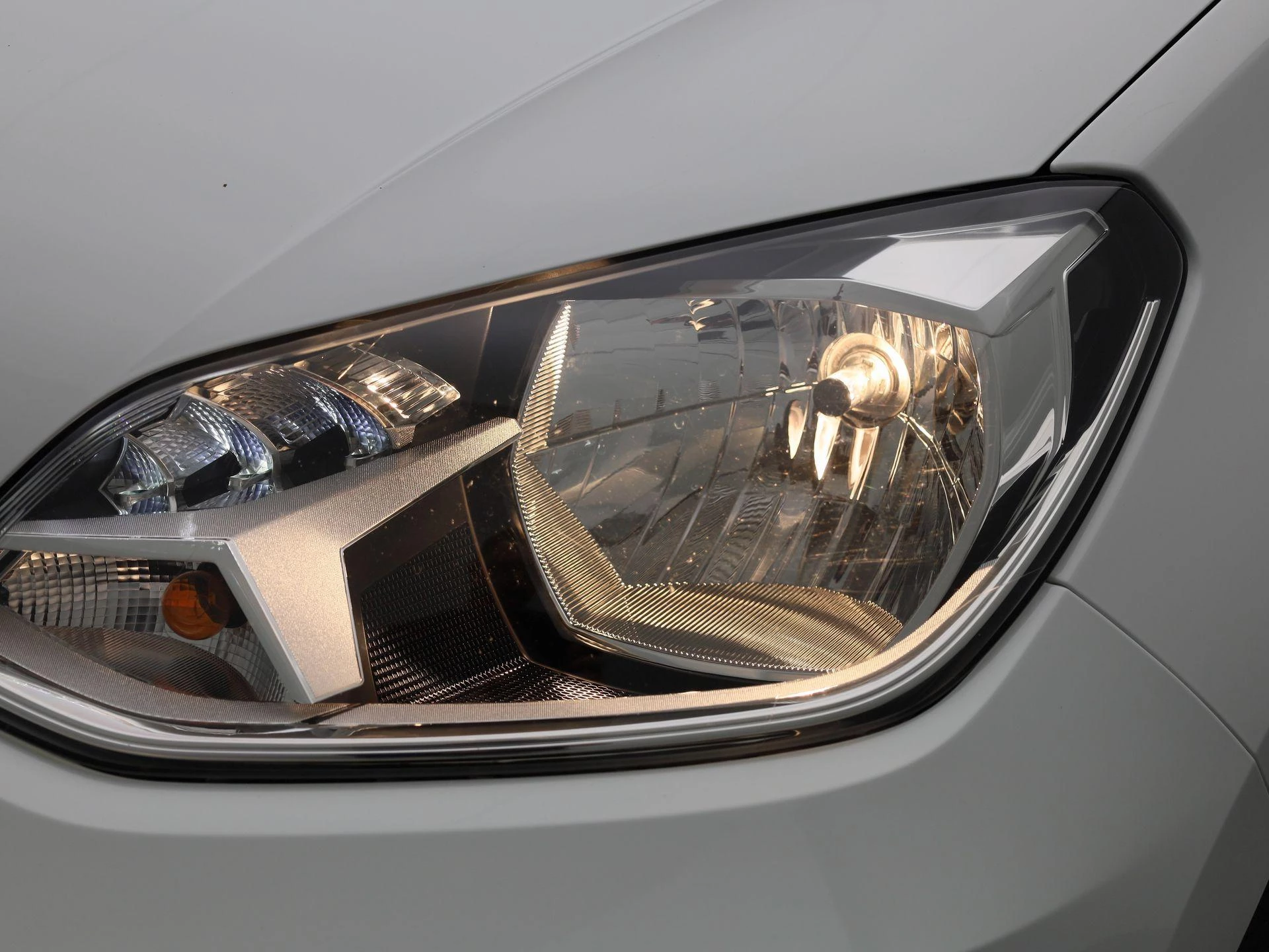 Volkswagen-up!-image-12