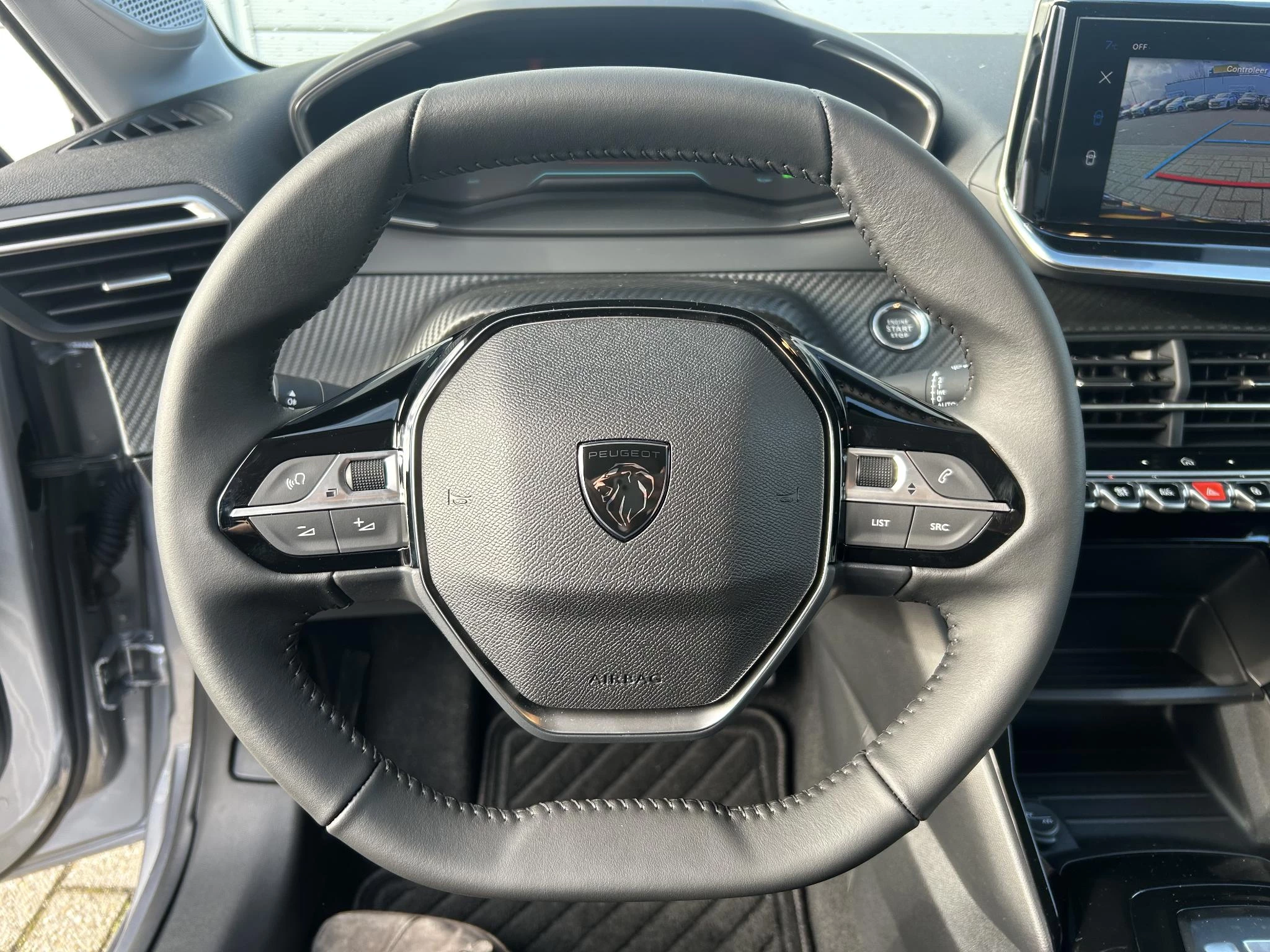 Peugeot-e-208-image-11