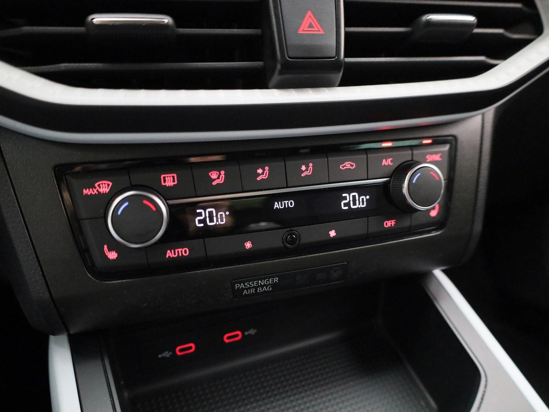 SEAT-Arona-image-25