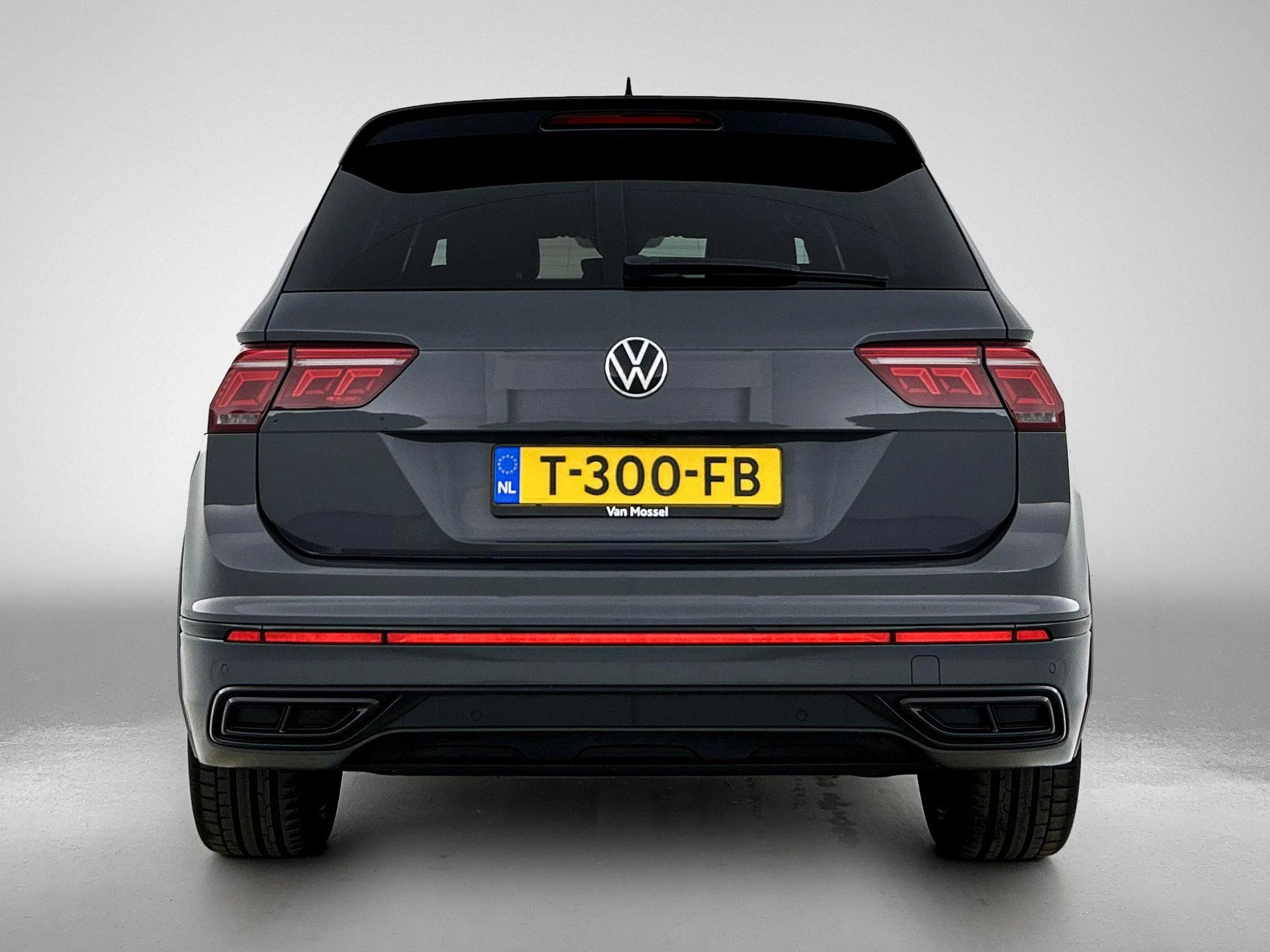 Volkswagen-Tiguan-image-2