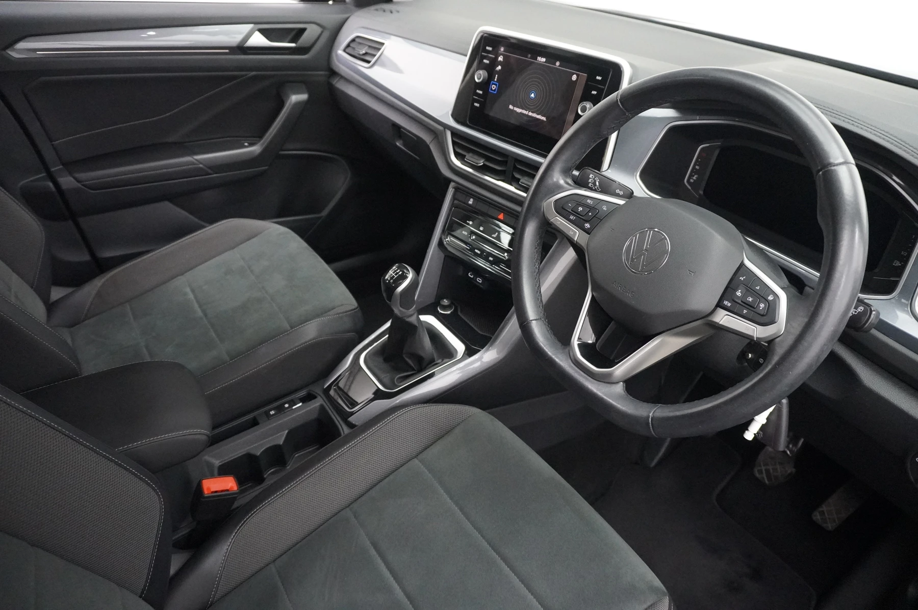 Volkswagen-T-Roc-image-5