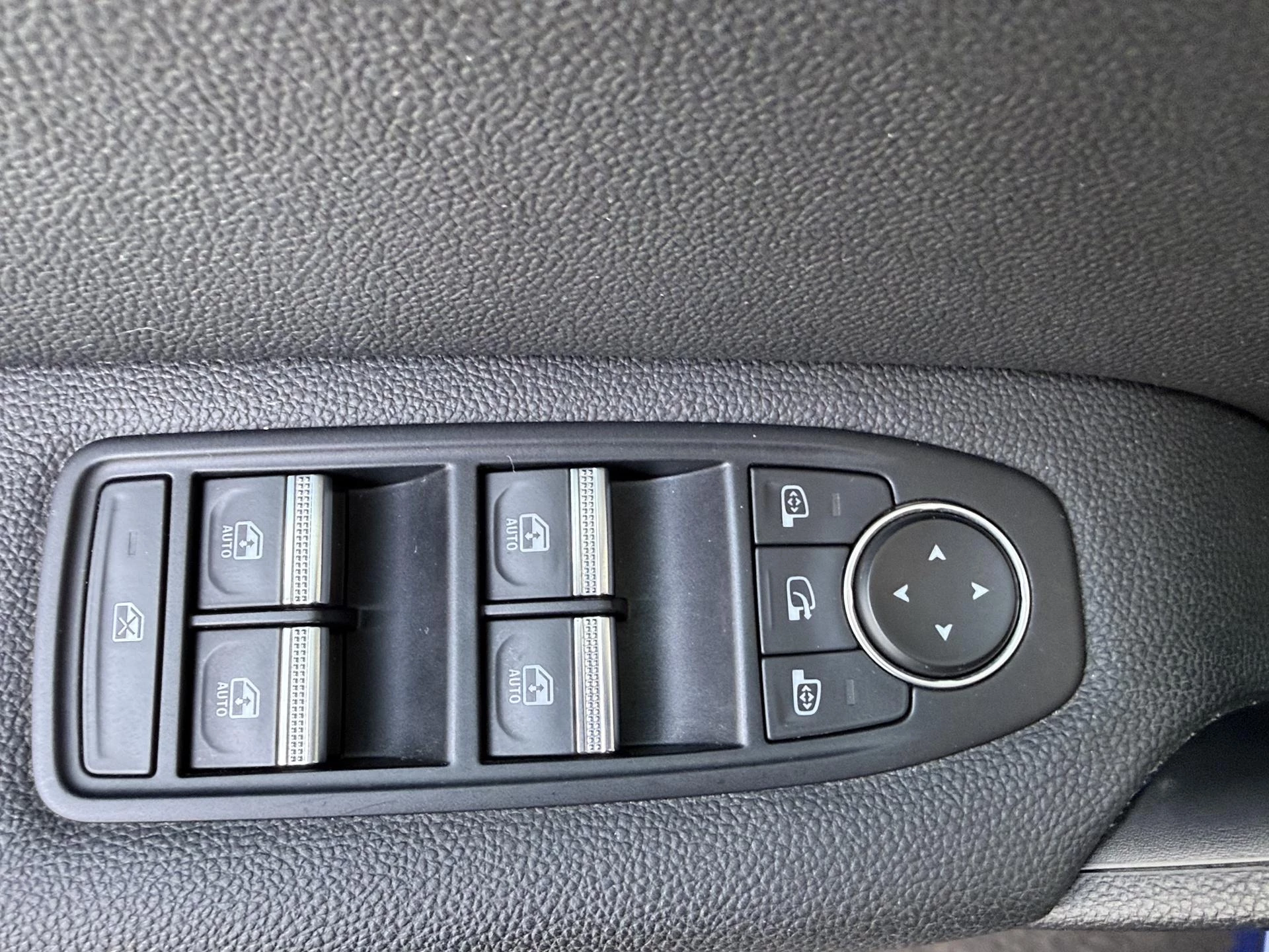 Renault-Captur-image-28