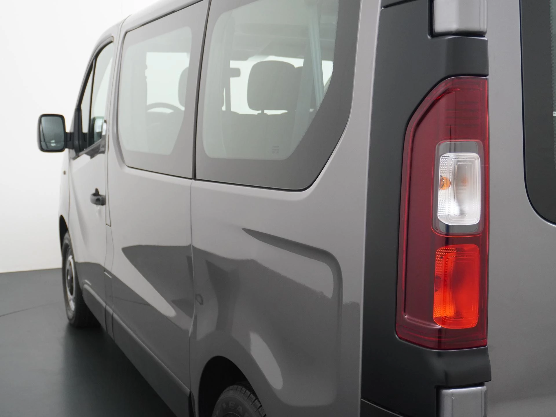 Opel-Vivaro-image-27