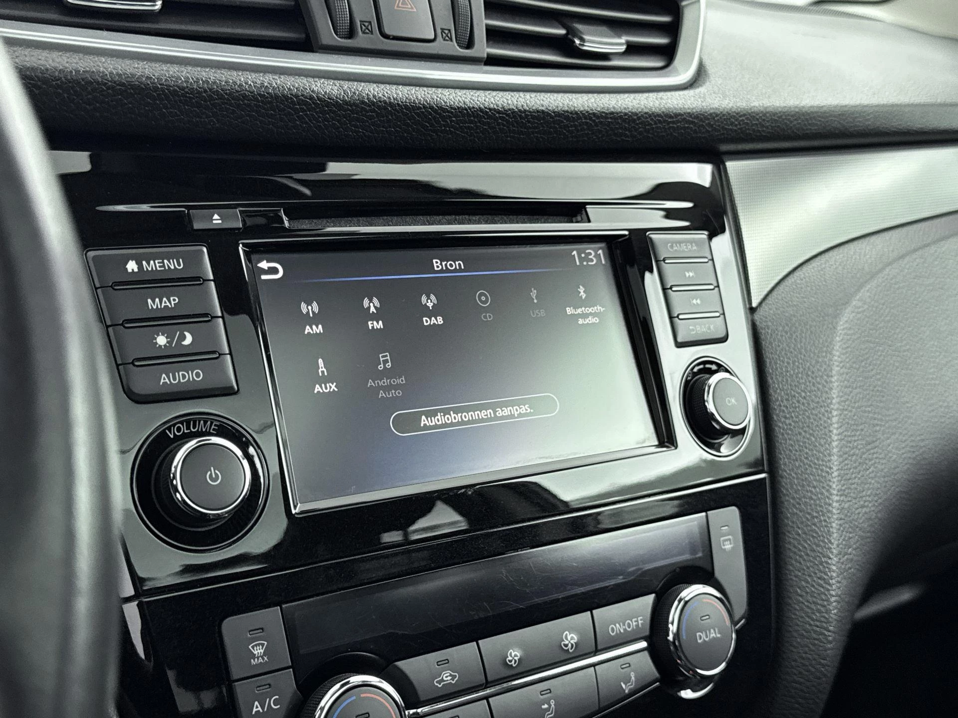 Nissan-QASHQAI-image-14
