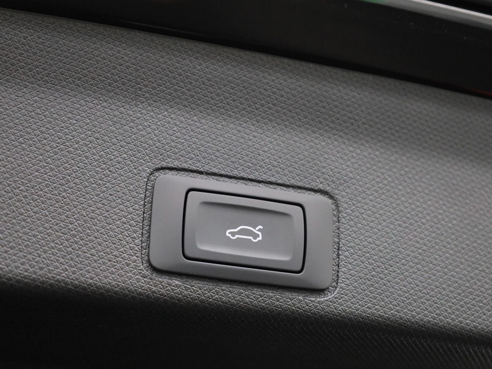 CUPRA Terramar 1.5 TSI e-Hybrid Business