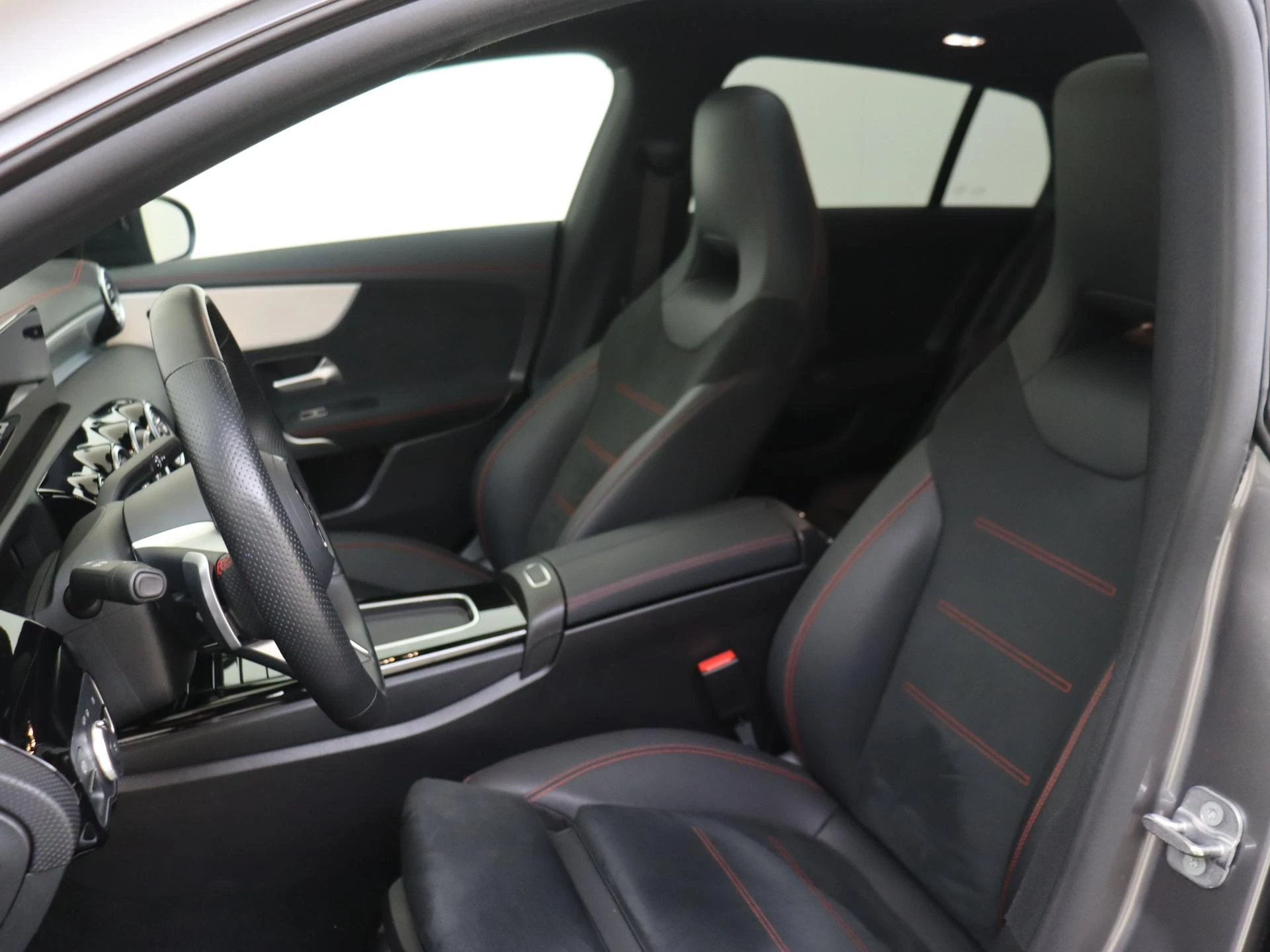 Mercedes-Benz-CLA-image-10
