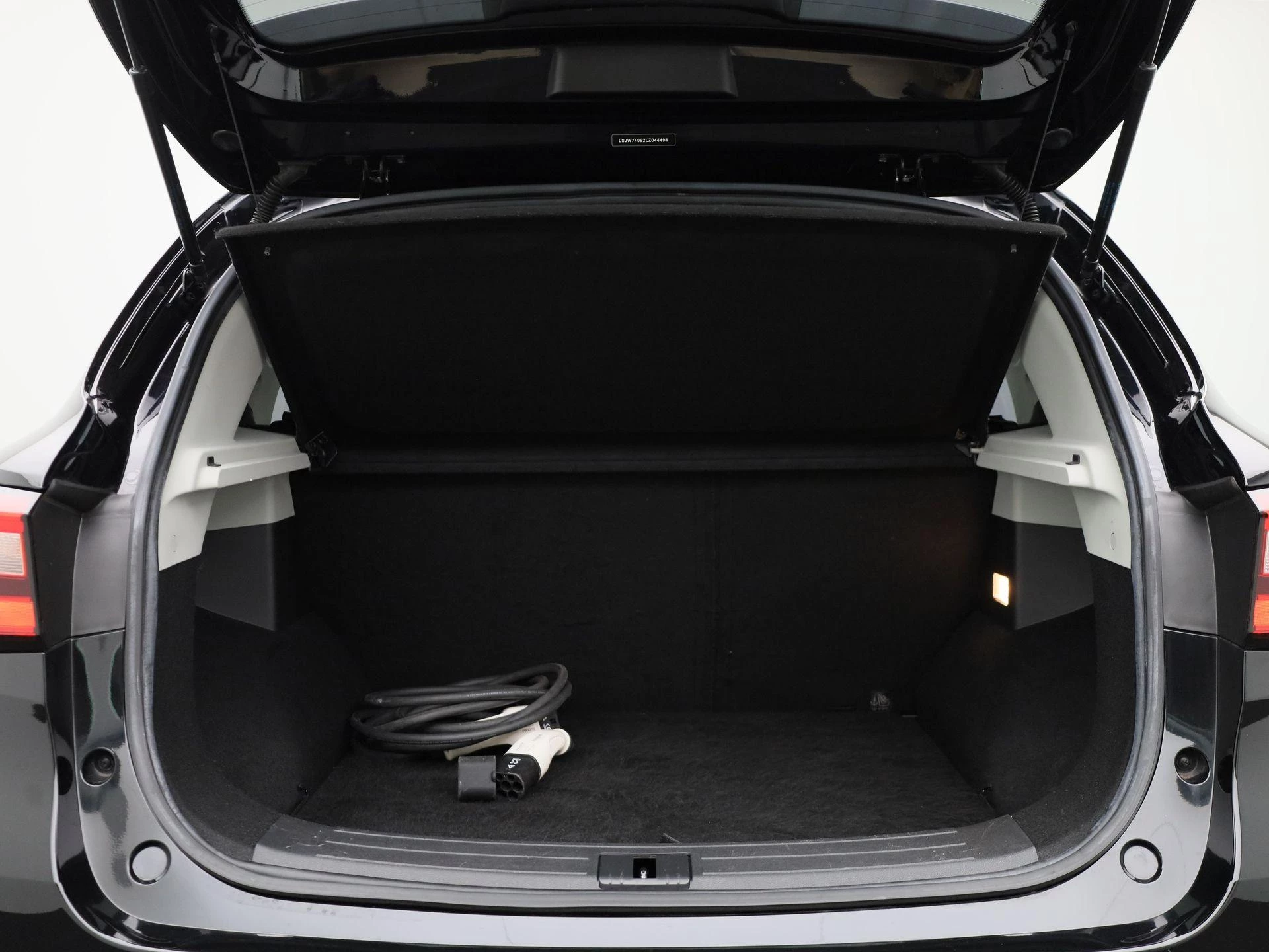 MG-ZS EV-image-13