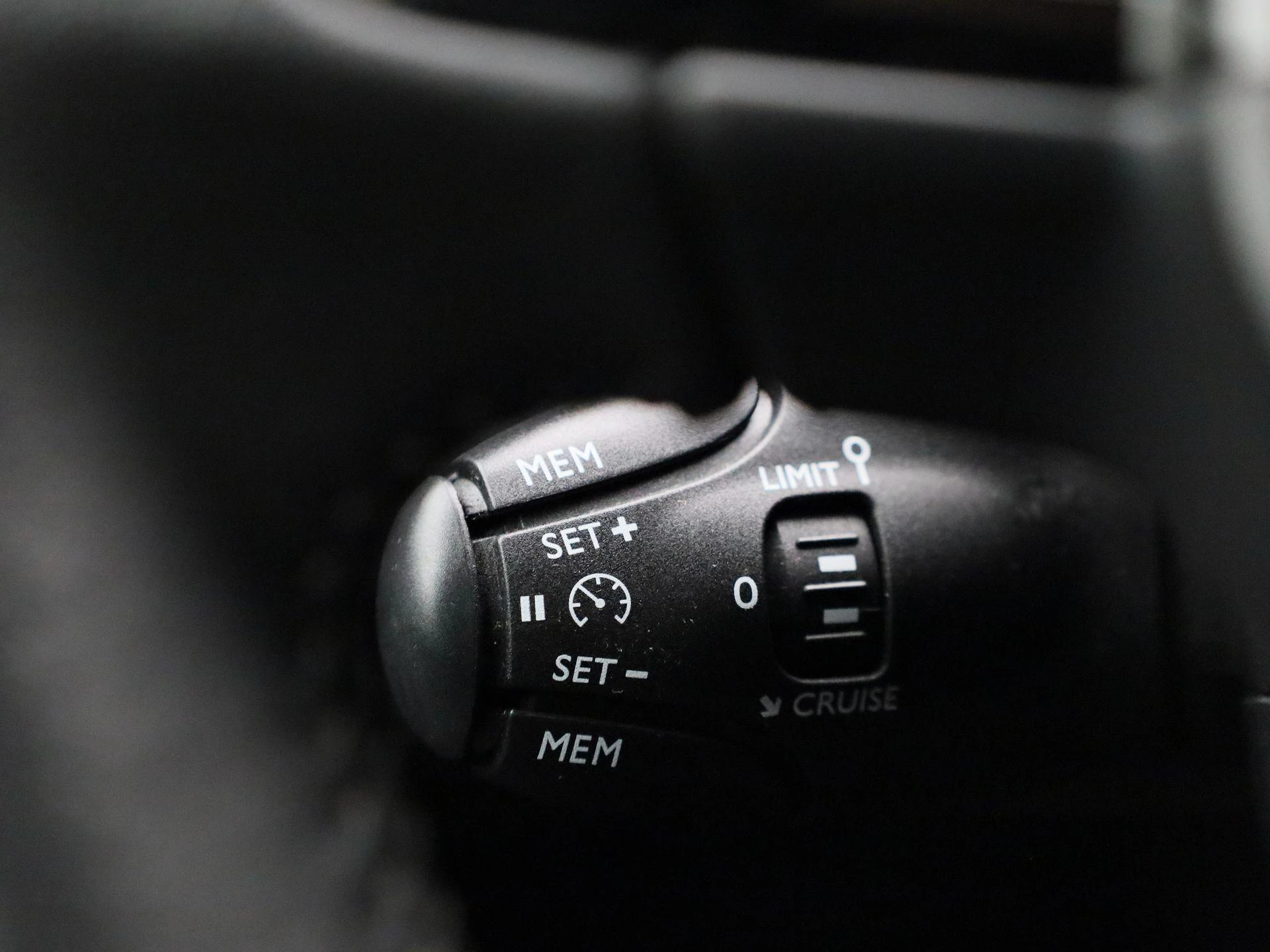 Peugeot-208-image-17