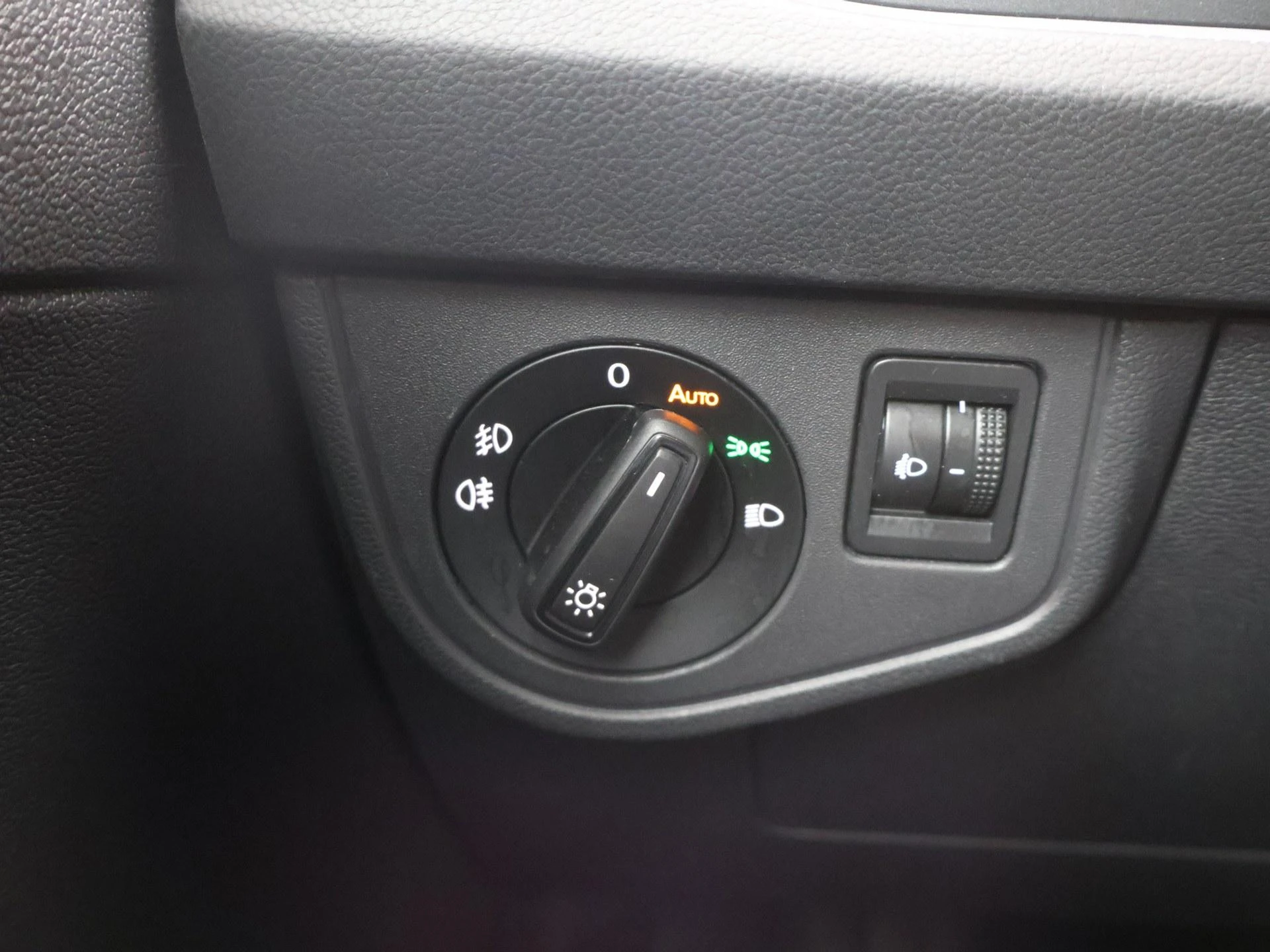 Volkswagen-Taigo-image-24