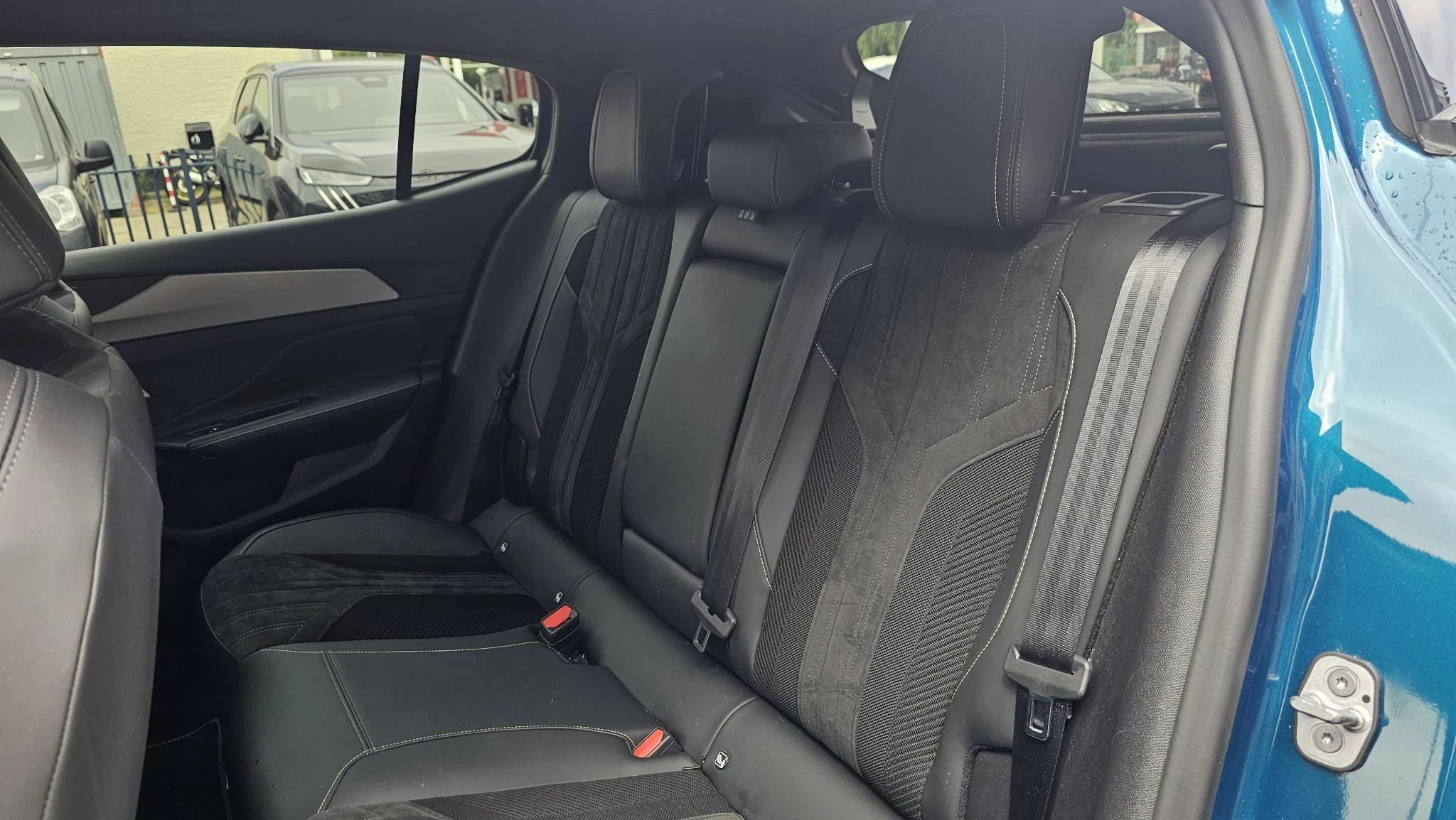 Peugeot-408-image-9