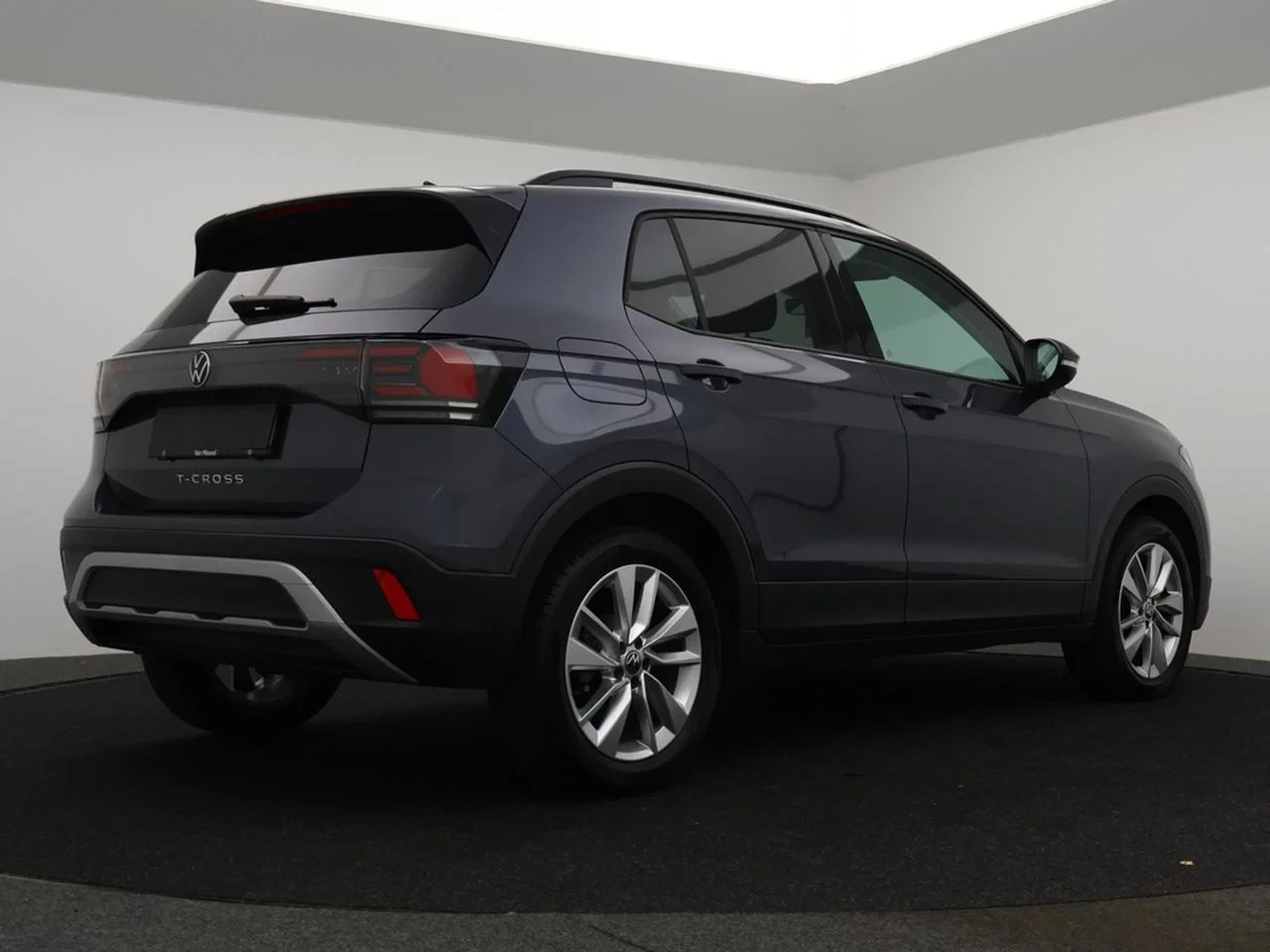 Volkswagen-T-Cross-image-2