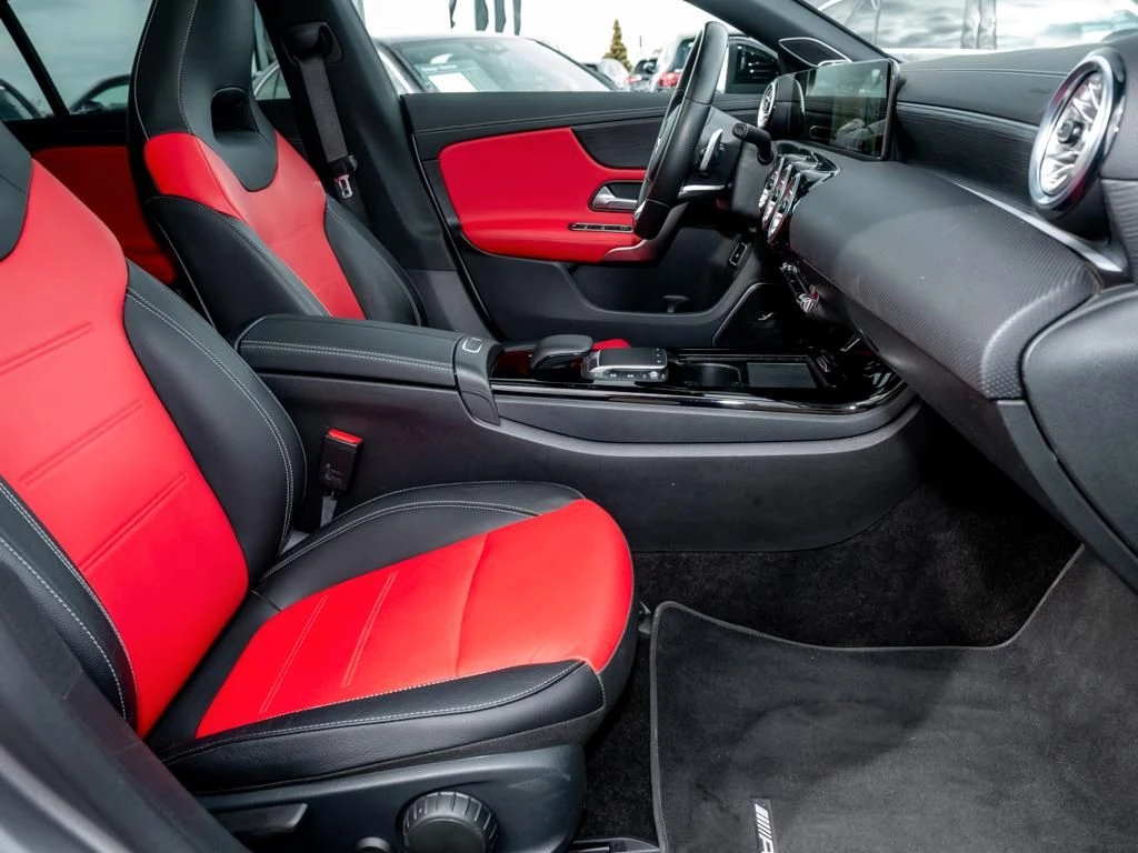 Mercedes-Benz-CLA 250 e-image-11