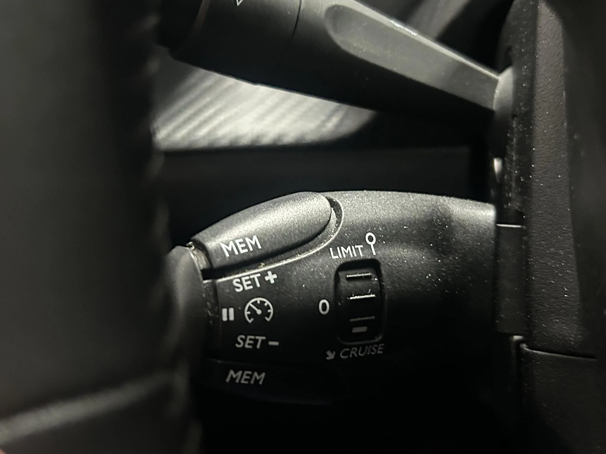 Peugeot-208-image-13