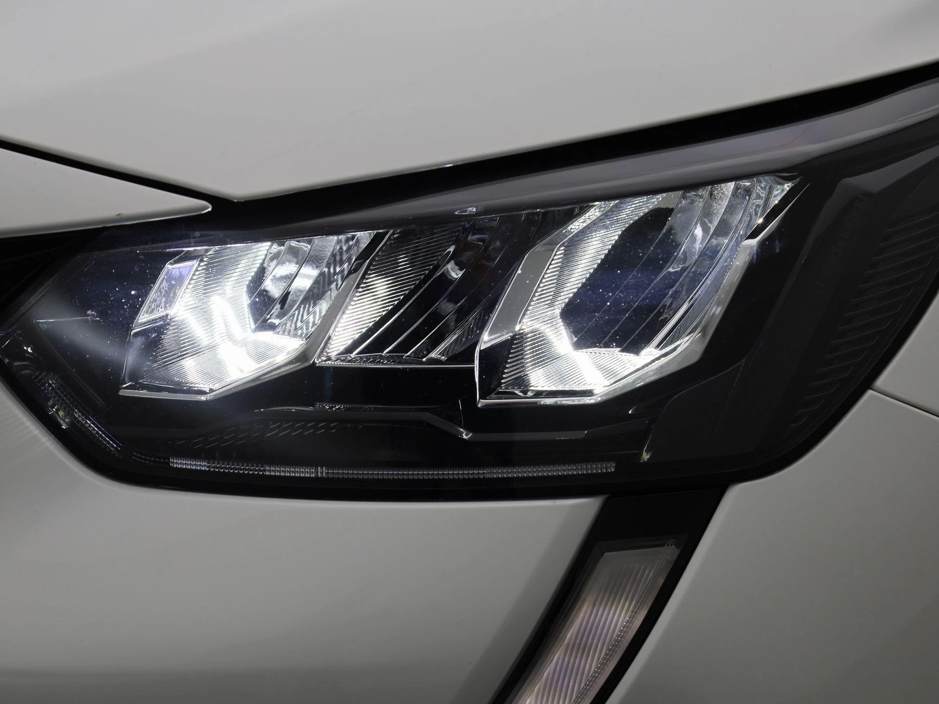 Peugeot e-208 EV Active Pack 50 kWh