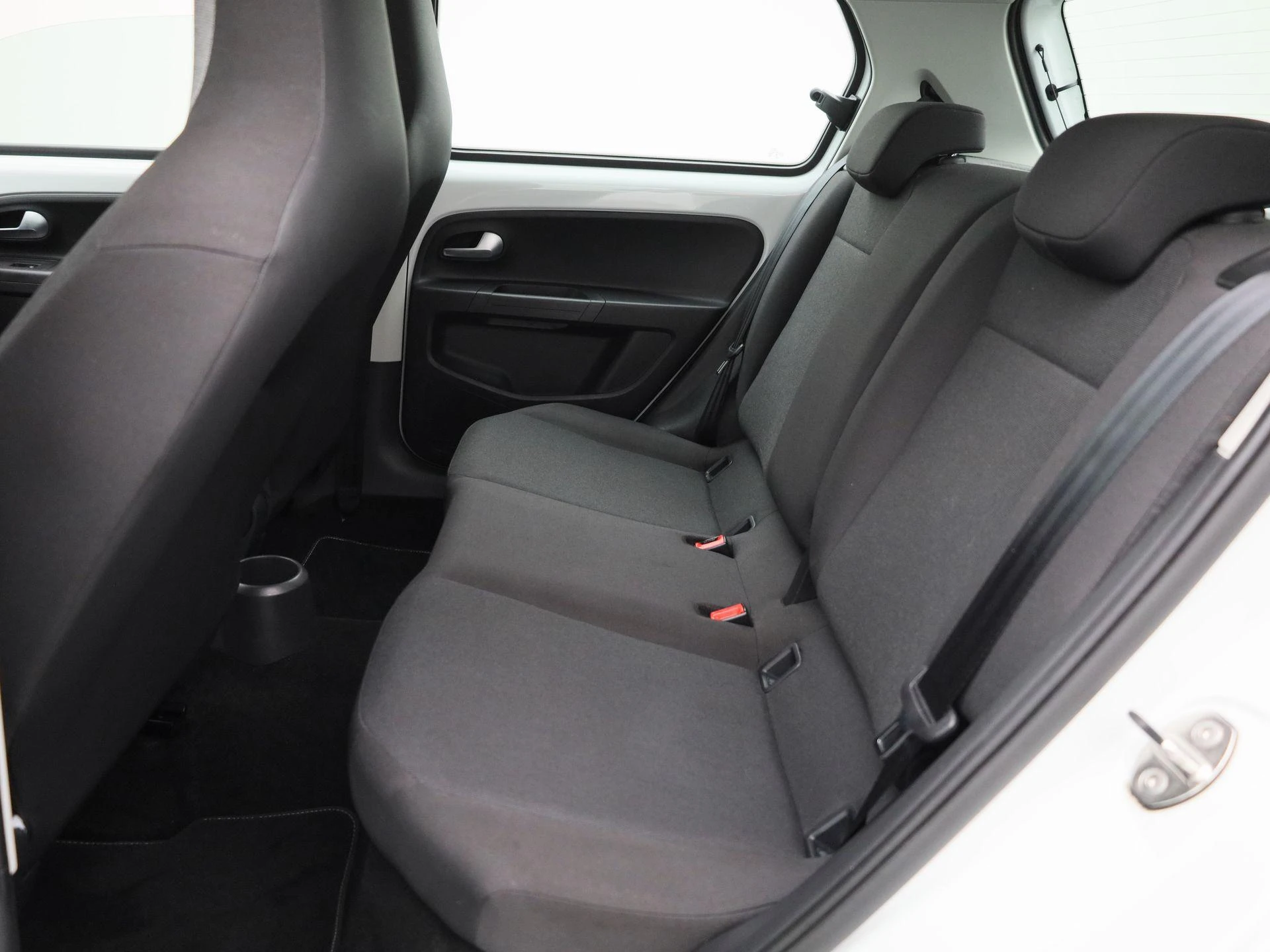 Volkswagen-up!-image-11