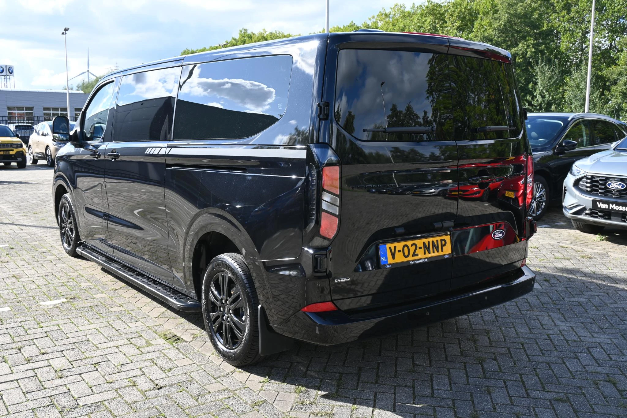Ford-Transit Custom-image-3