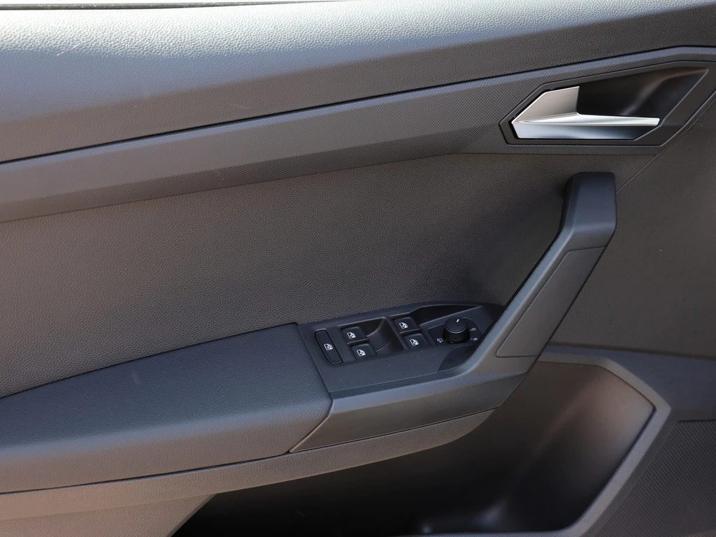 SEAT-Arona-image-13