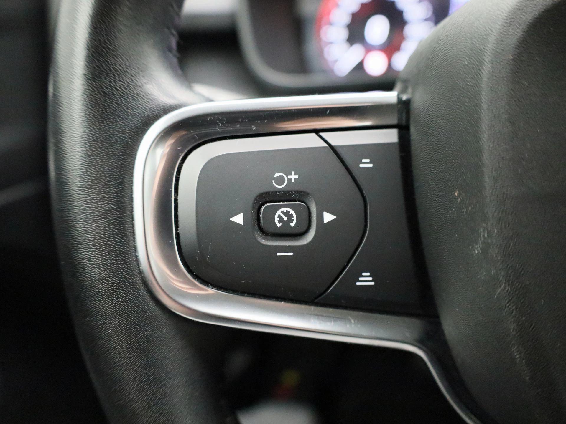 Volvo-XC40-image-16