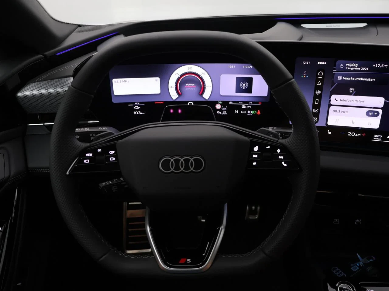 Audi-A6 Avant e-tron-image-12