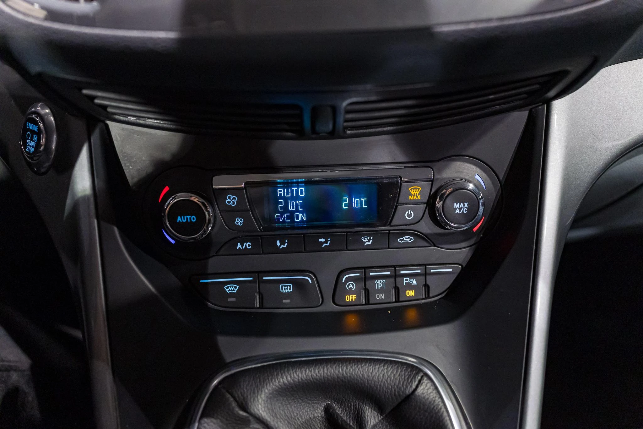 Ford-C-MAX-image-26