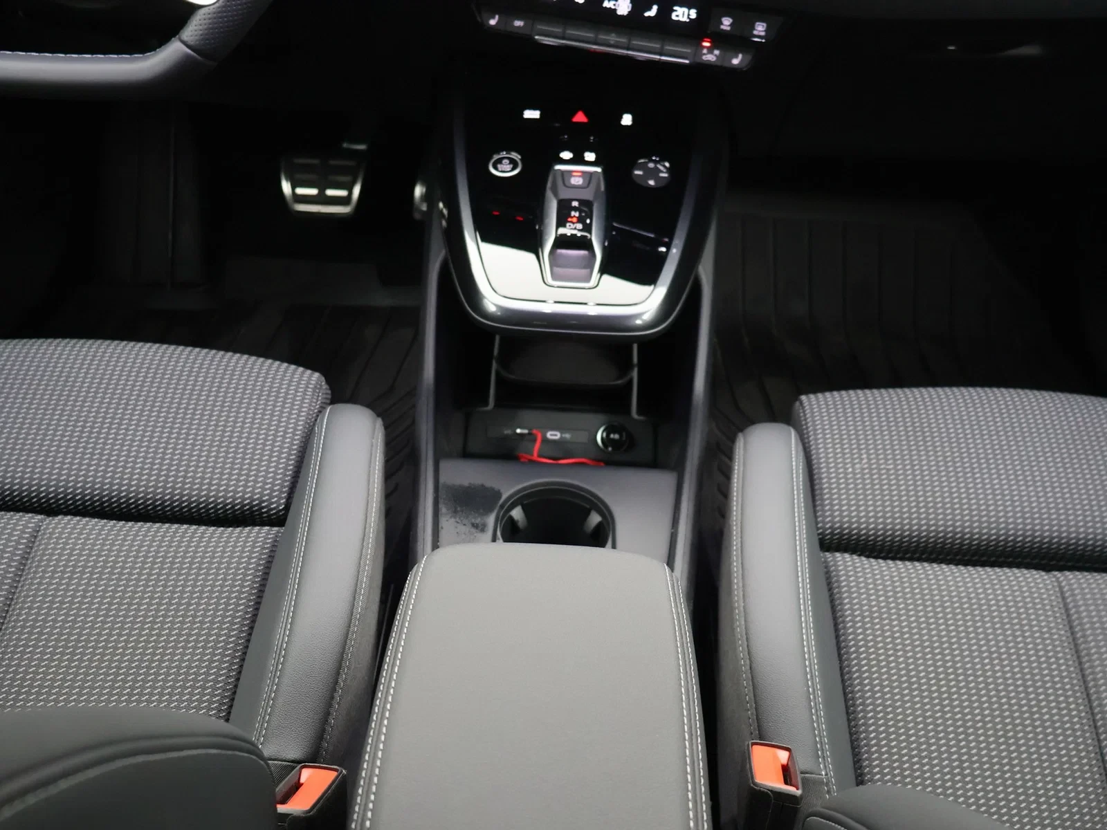 Audi Q4 e-tron Audi Q4 Corporate S 45 e-tron 210,00 kW / DEMO