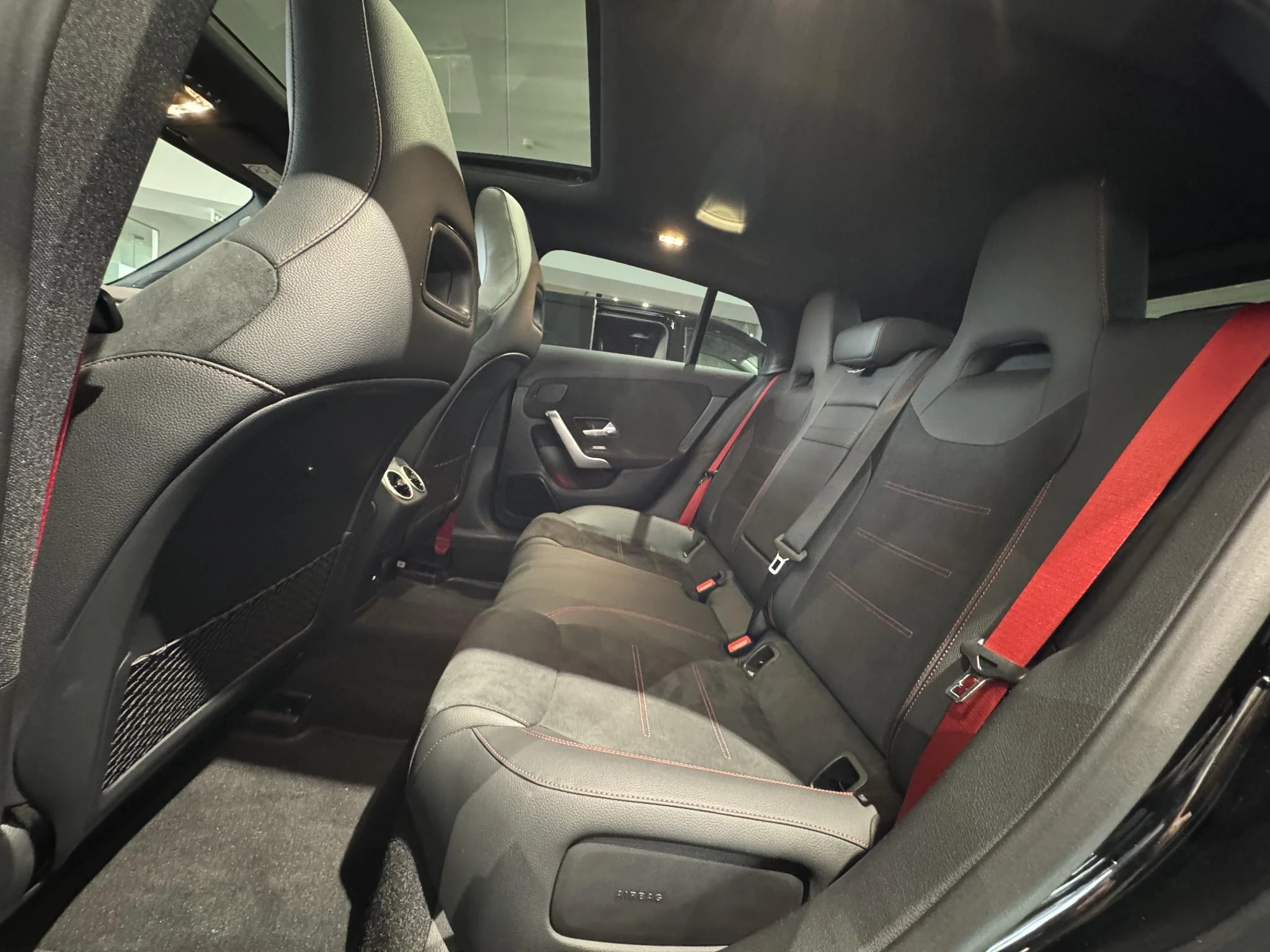 Mercedes-Benz-CLA-image-17