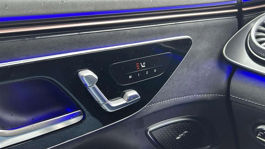 Mercedes-Benz-EQE-image-10
