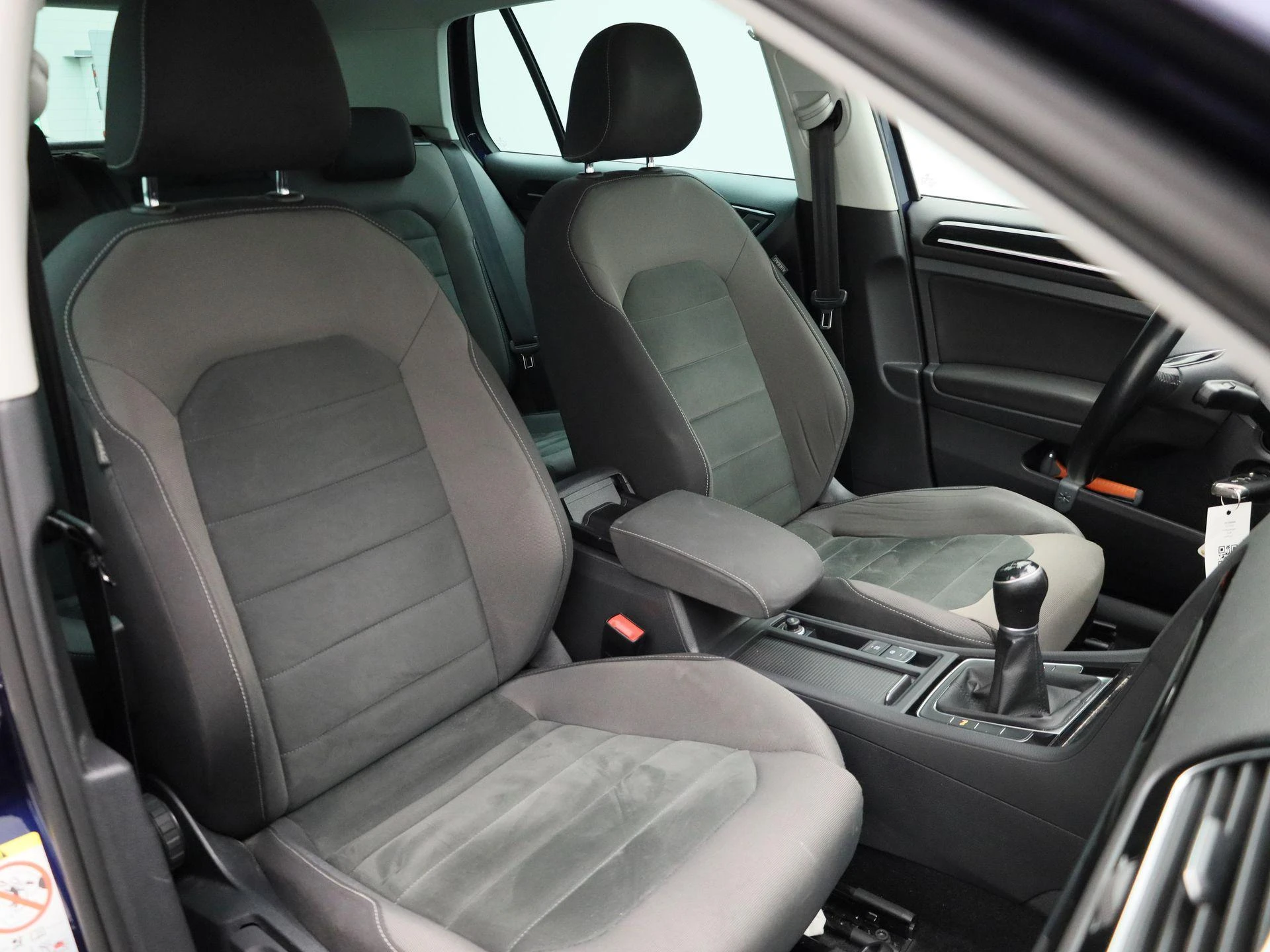 Volkswagen-Golf-image-35