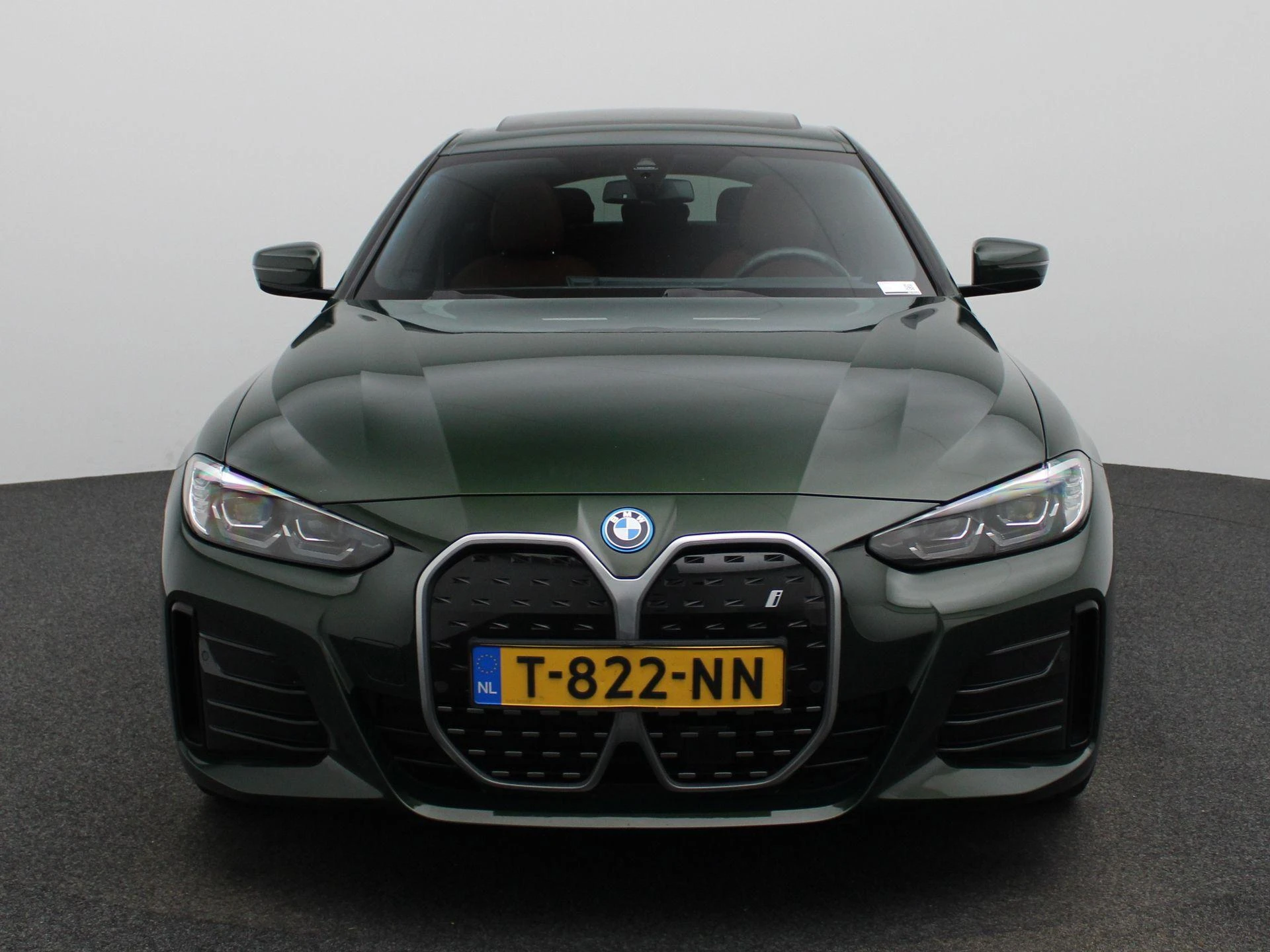 BMW-i4-image-2
