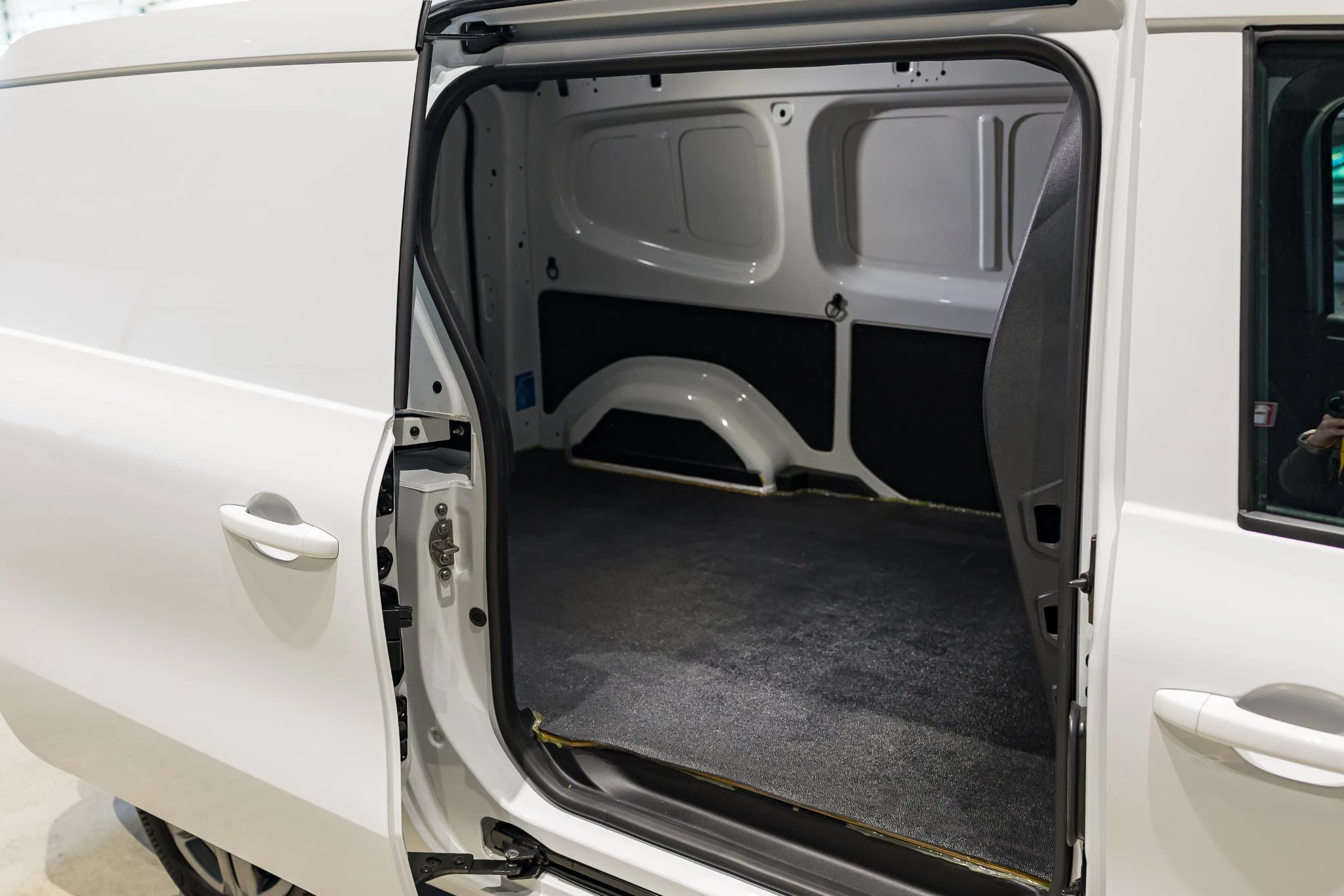 Mercedes-Benz-Citan-image-18